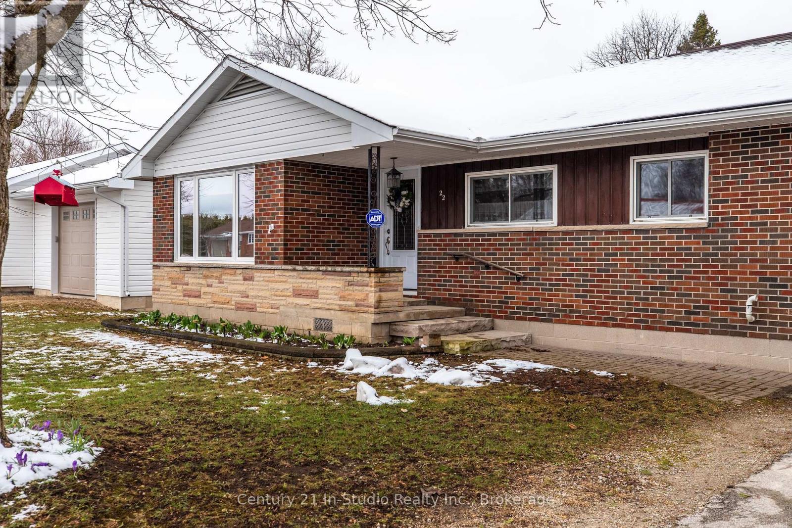 22 Herbert Avenue, Grey Highlands, Ontario  N0C 1H0 - Photo 11 - X12091091