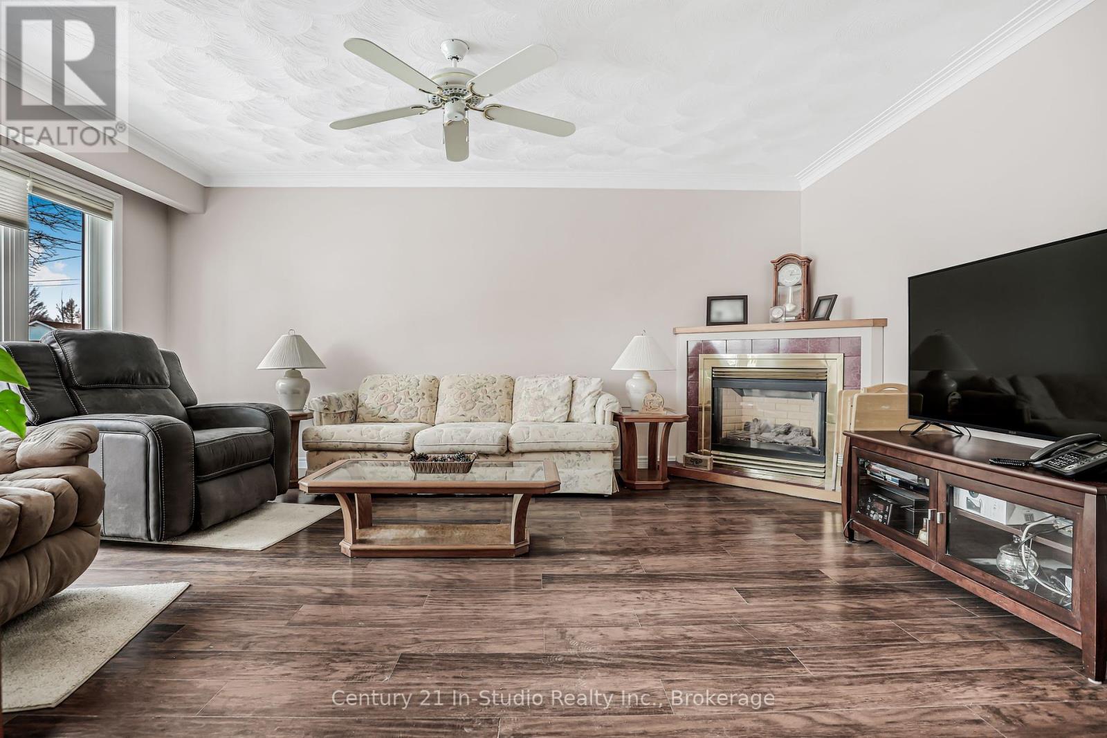 22 Herbert Avenue, Grey Highlands, Ontario  N0C 1H0 - Photo 13 - X12091091