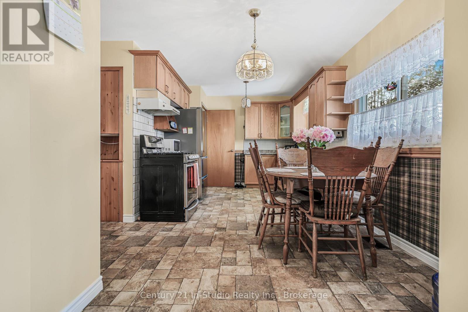 22 Herbert Avenue, Grey Highlands, Ontario  N0C 1H0 - Photo 18 - X12091091