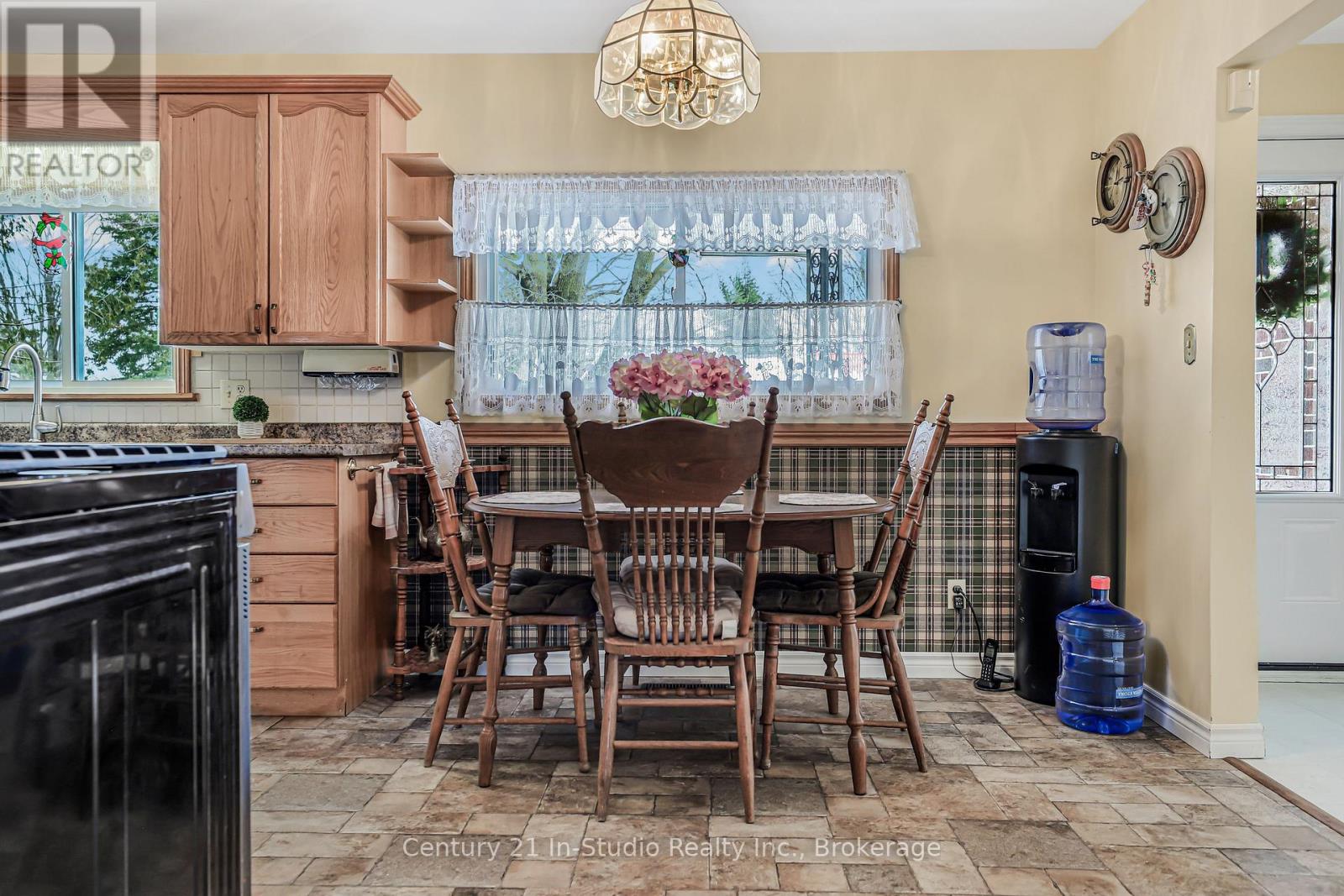 22 Herbert Avenue, Grey Highlands, Ontario  N0C 1H0 - Photo 19 - X12091091