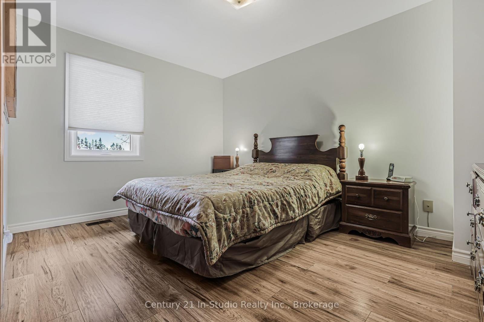 22 Herbert Avenue, Grey Highlands, Ontario  N0C 1H0 - Photo 25 - X12091091