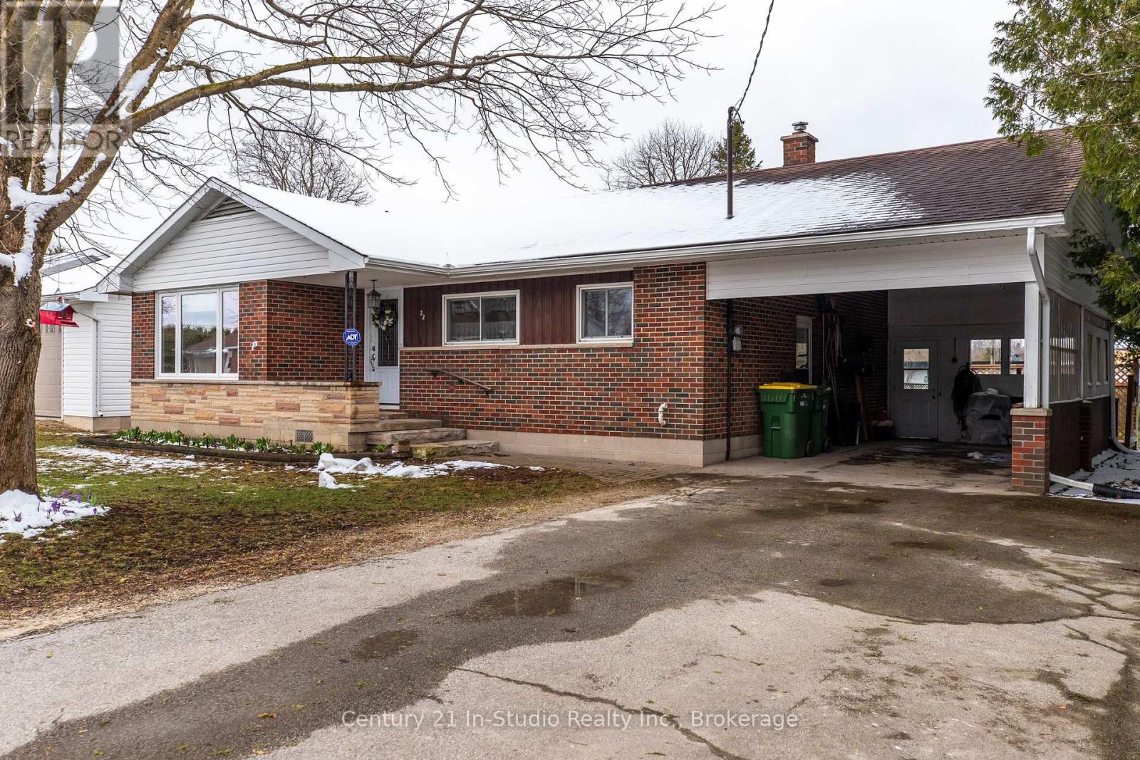 22 Herbert Avenue, Grey Highlands, Ontario  N0C 1H0 - Photo 3 - X12091091