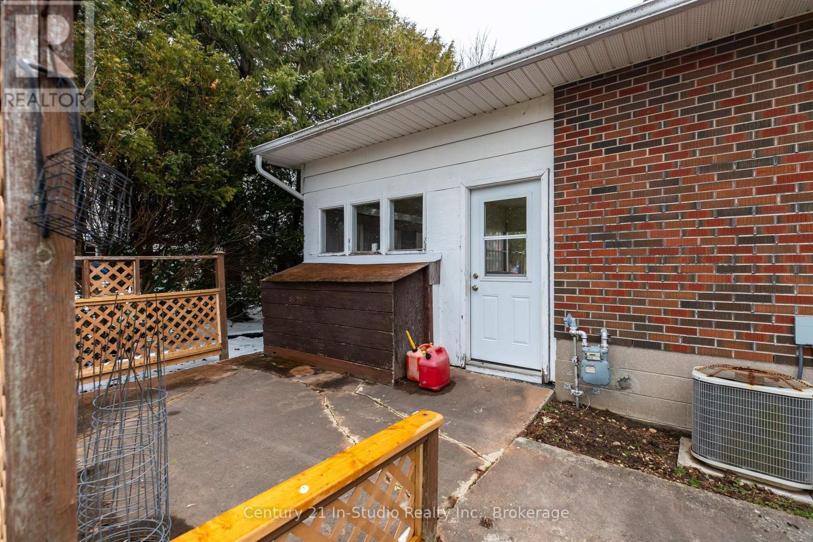 22 Herbert Avenue, Grey Highlands, Ontario  N0C 1H0 - Photo 35 - X12091091