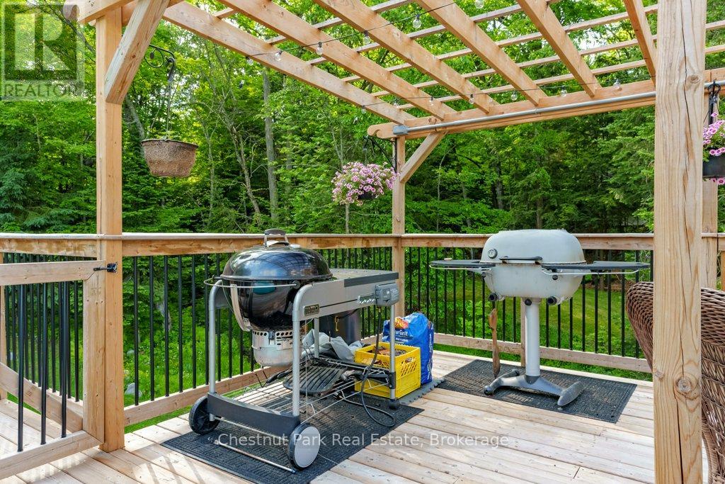 256 Woodland Drive, Huntsville, Ontario  P1H 1A6 - Photo 6 - X12091109