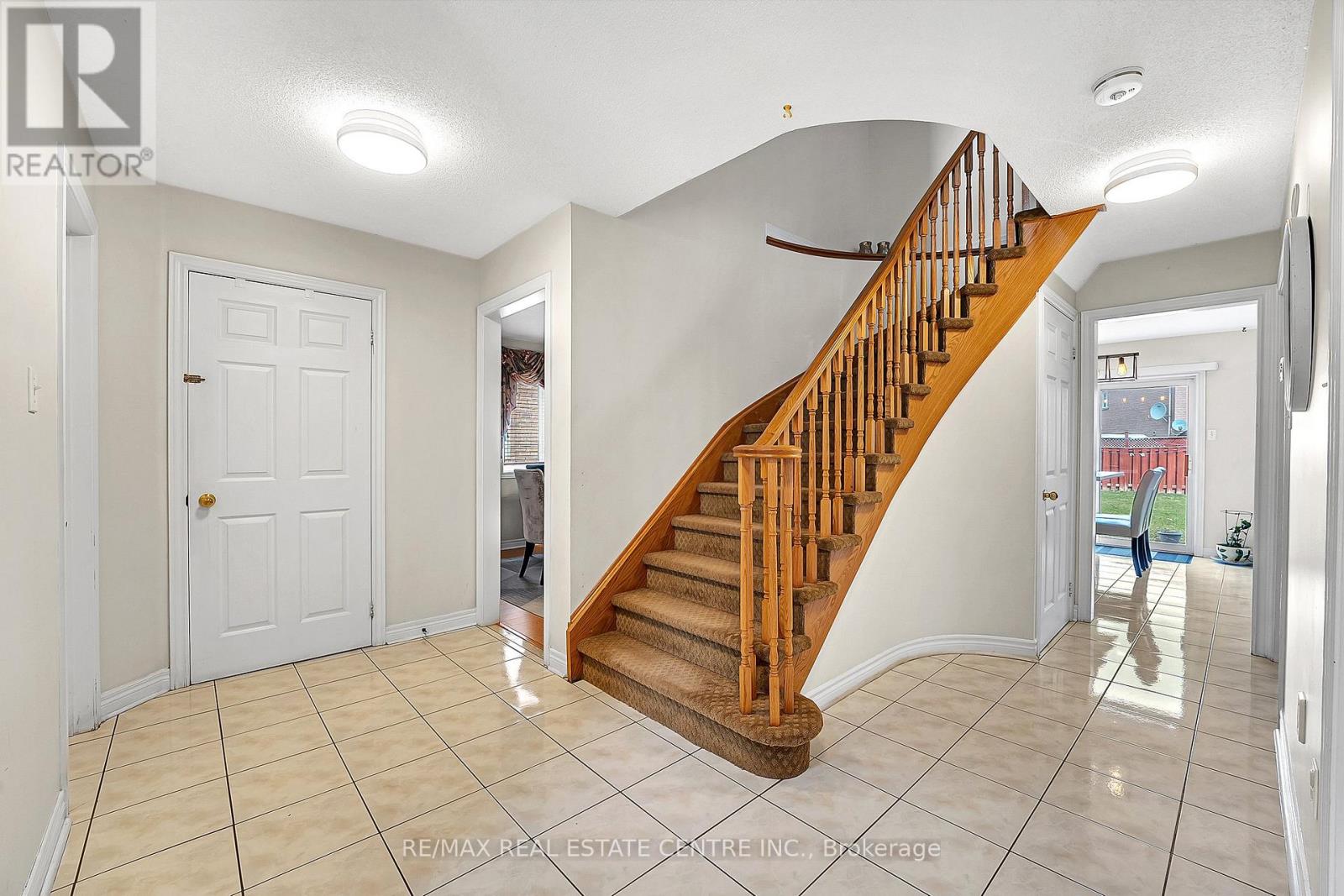 Property at 26 HEFFERON COURT image 5