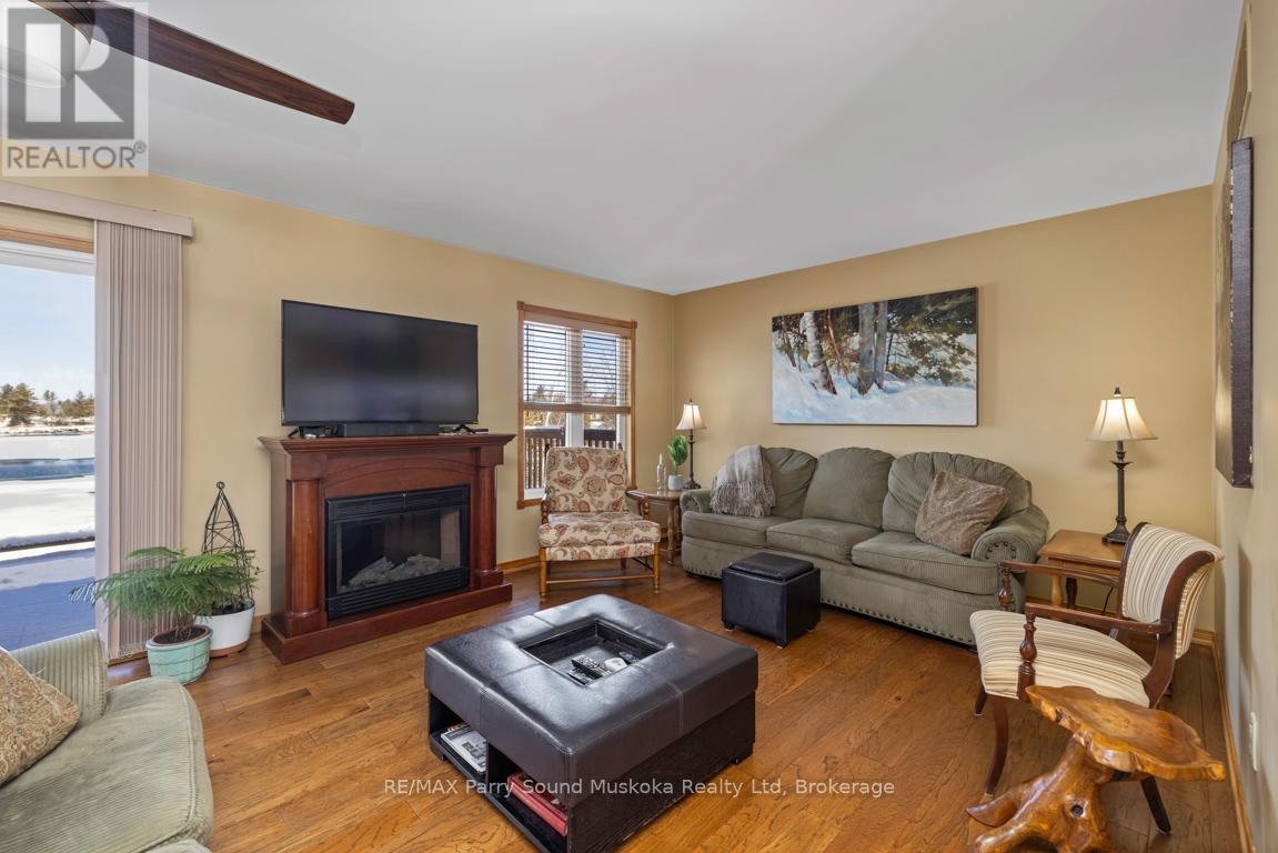 17 Martha Drive, Mckellar, Ontario  P0G 1C0 - Photo 11 - X12047150