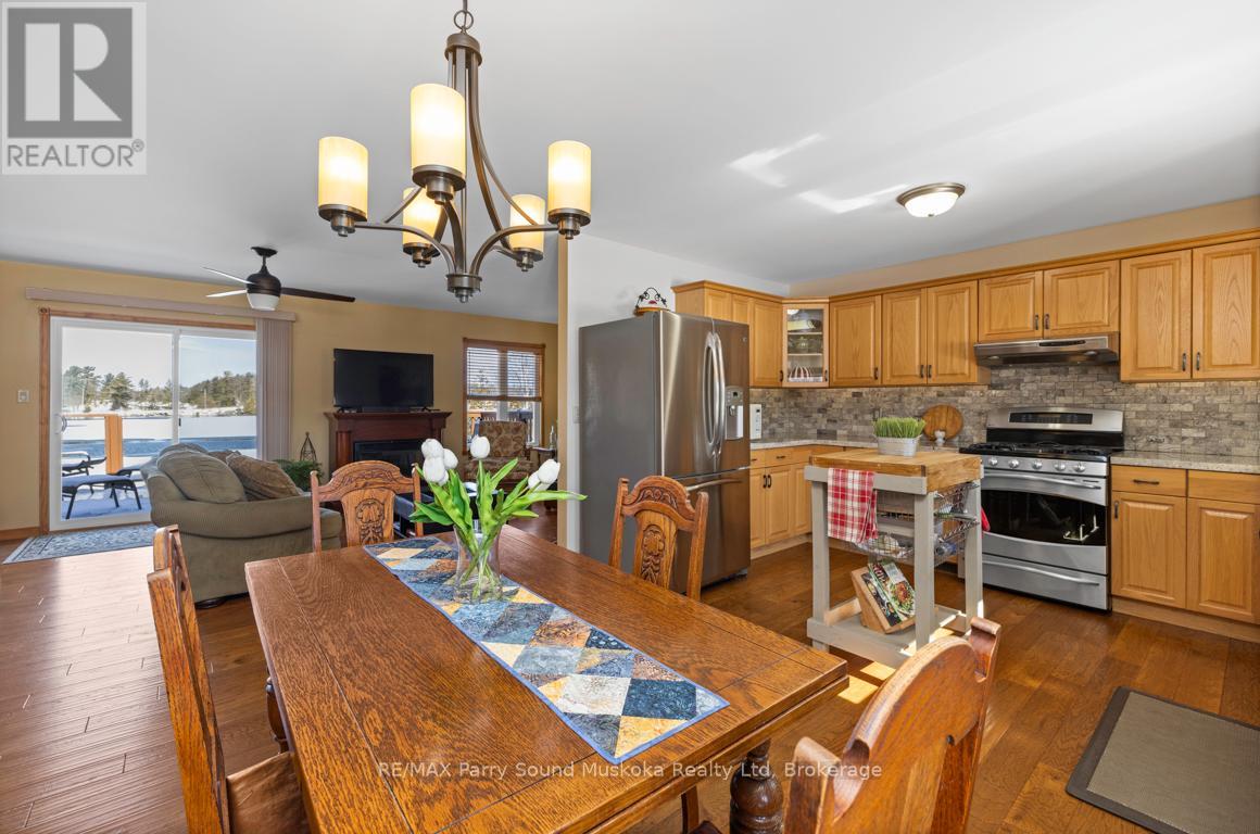 17 Martha Drive, Mckellar, Ontario  P0G 1C0 - Photo 13 - X12047150