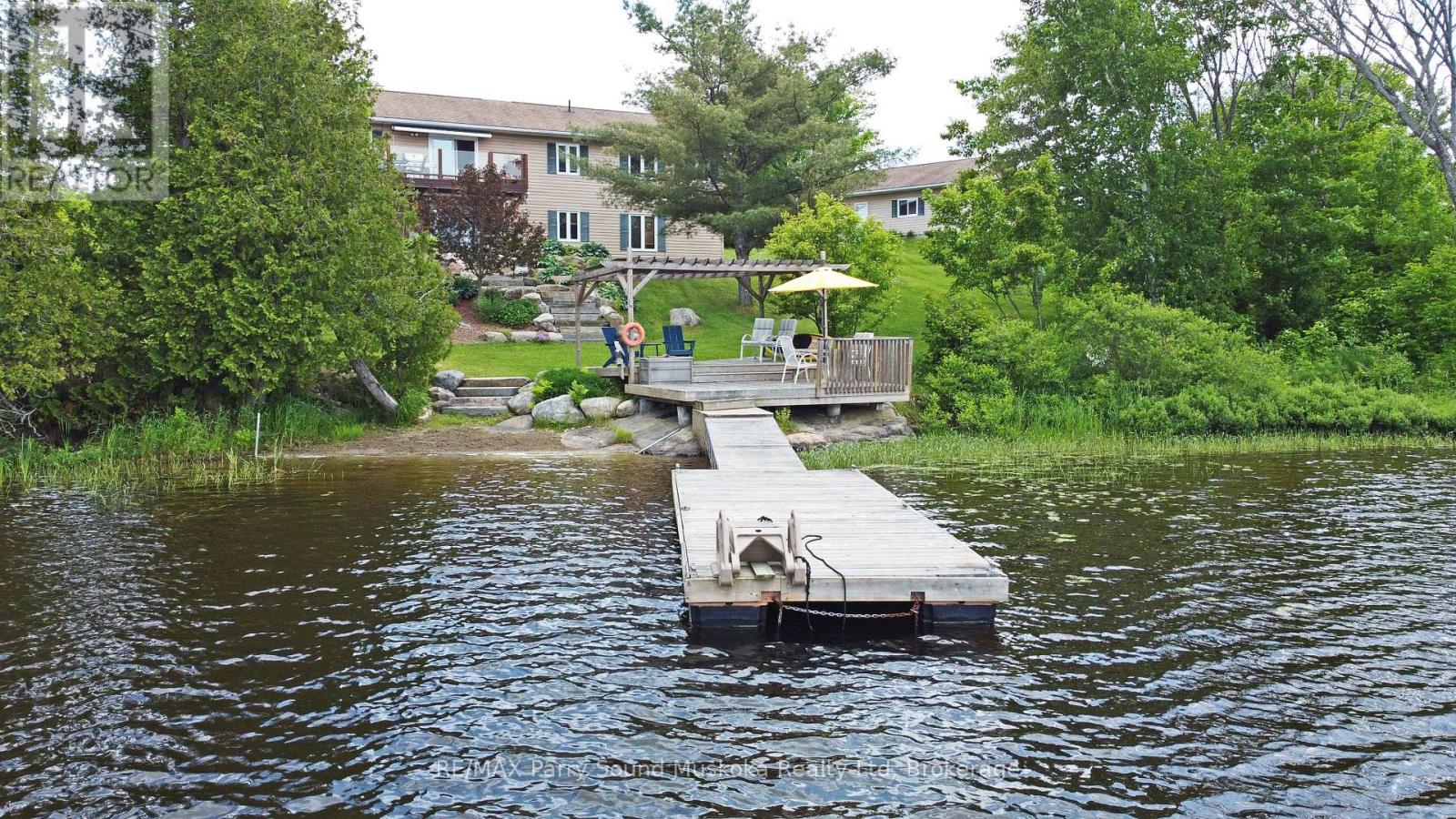 17 MARTHA DRIVE, McKellar, Ontario