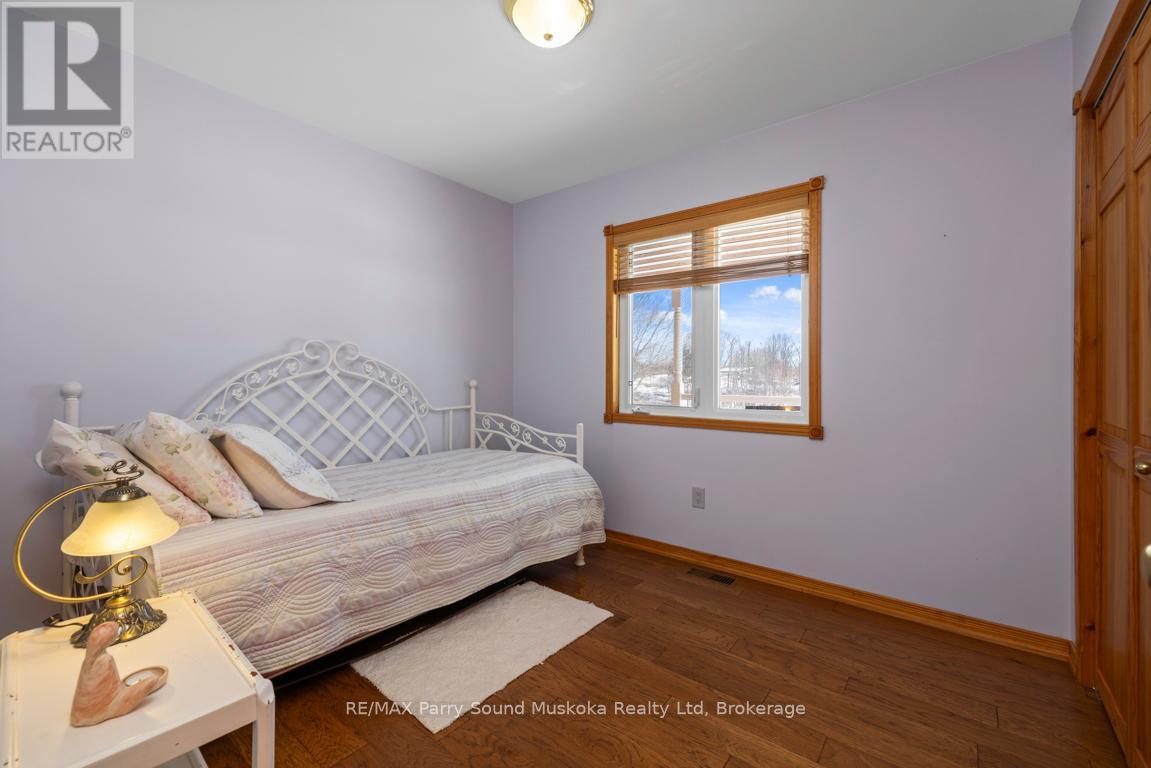 17 Martha Drive, Mckellar, Ontario  P0G 1C0 - Photo 20 - X12047150