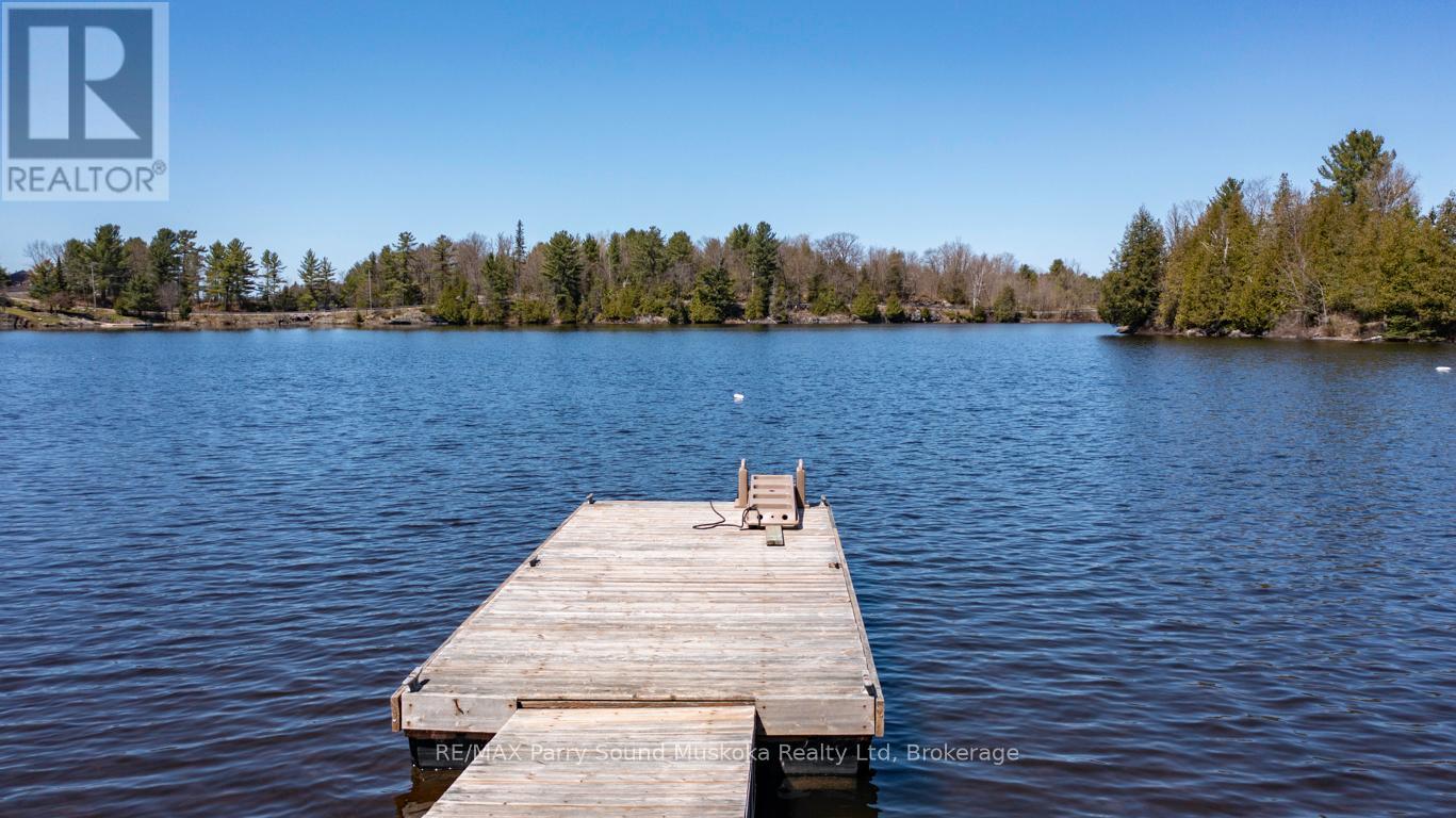 17 Martha Drive, Mckellar, Ontario  P0G 1C0 - Photo 6 - X12047150