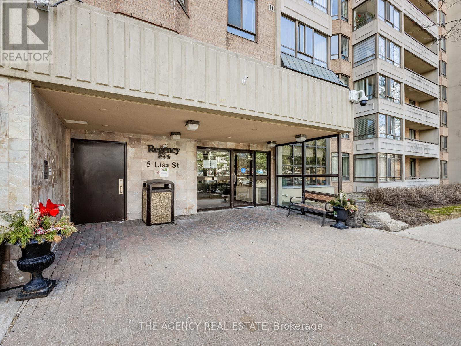107 - 5 Lisa Street, Brampton, Ontario  L6T 4T4 - Photo 3 - W12091112