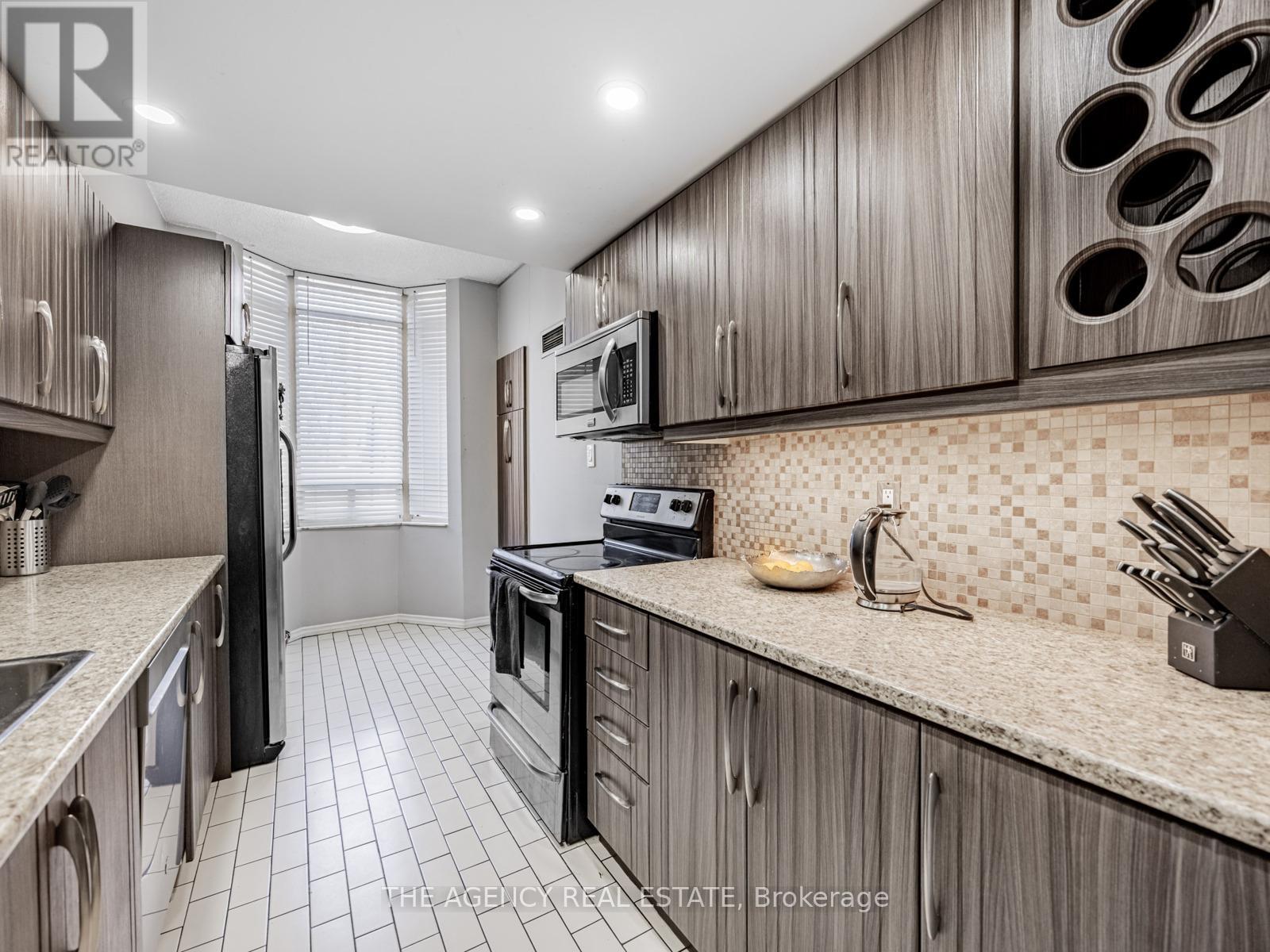 107 - 5 Lisa Street, Brampton, Ontario  L6T 4T4 - Photo 8 - W12091112