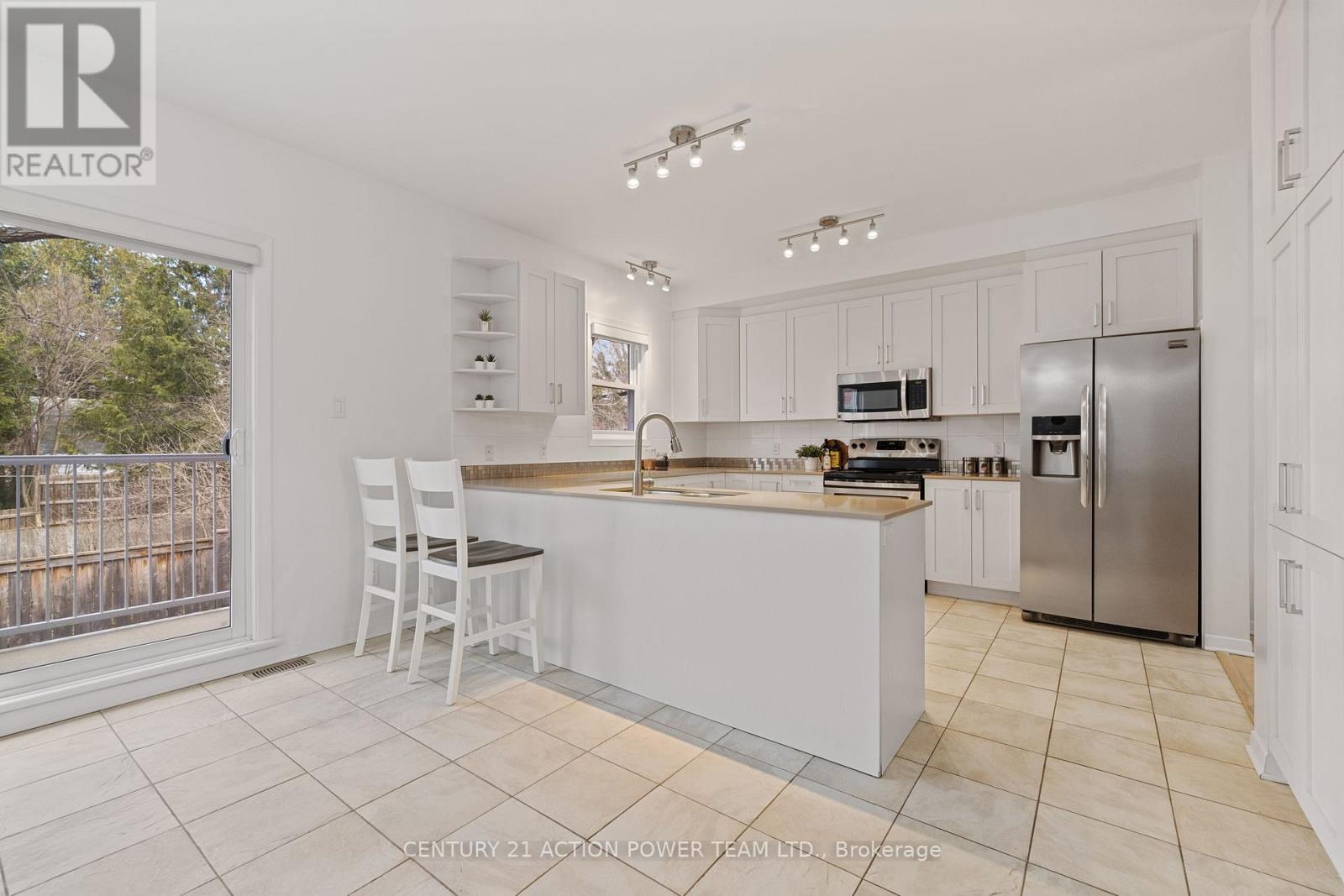 48 Queen-Victoria Street, Ottawa, Ontario  K1M 2K4 - Photo 10 - X12091139