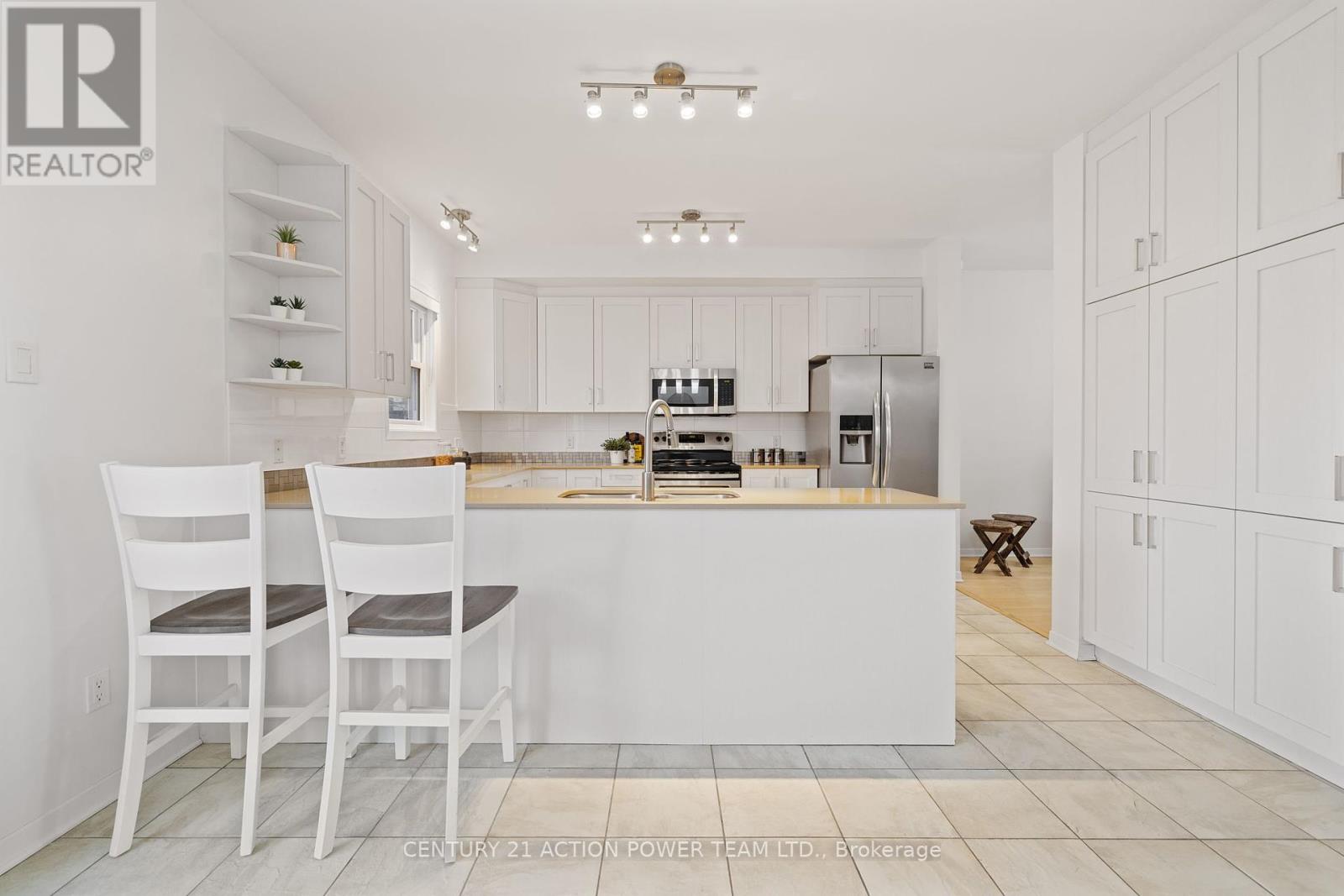 48 Queen-Victoria Street, Ottawa, Ontario  K1M 2K4 - Photo 11 - X12091139