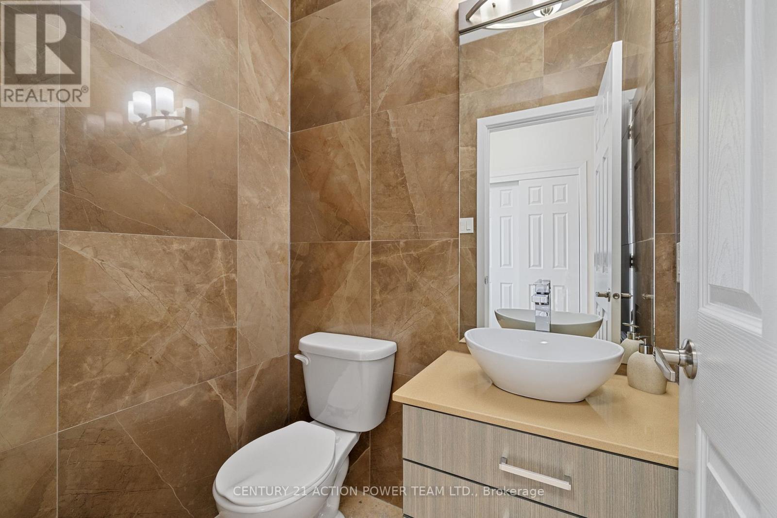 48 Queen-Victoria Street, Ottawa, Ontario  K1M 2K4 - Photo 16 - X12091139