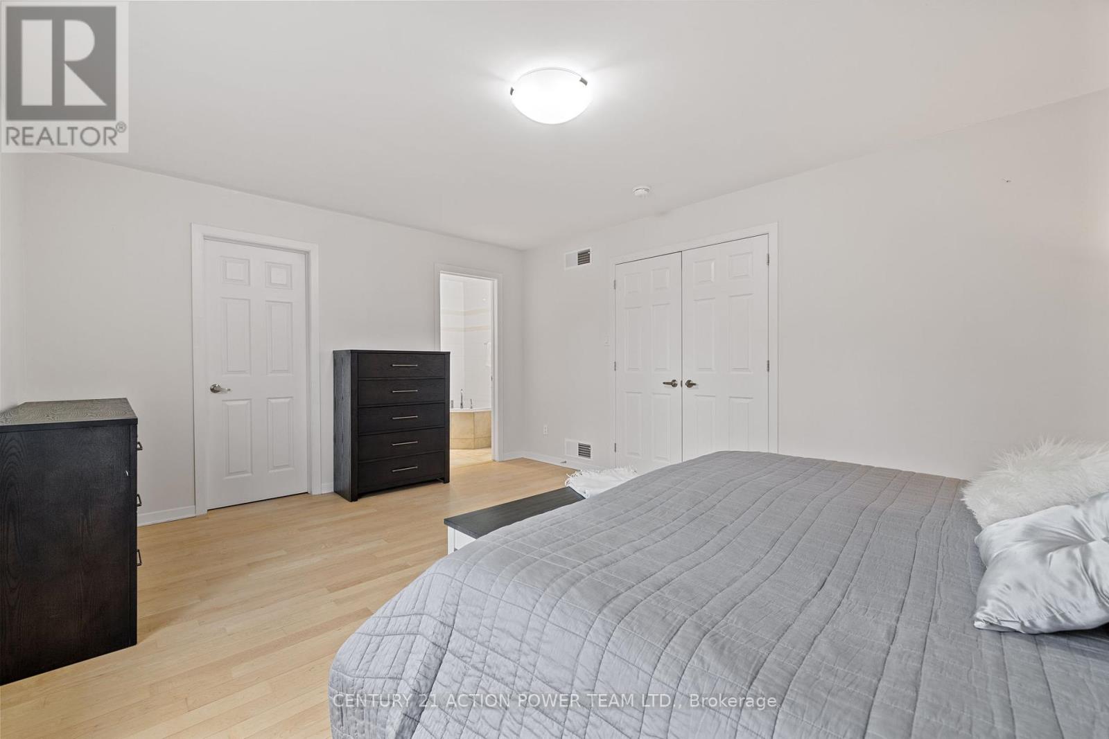 48 Queen-Victoria Street, Ottawa, Ontario  K1M 2K4 - Photo 19 - X12091139
