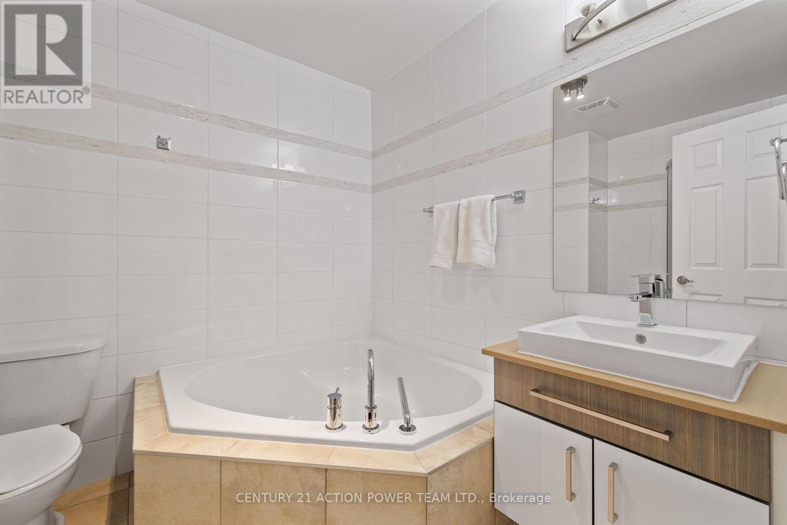 48 Queen-Victoria Street, Ottawa, Ontario  K1M 2K4 - Photo 21 - X12091139