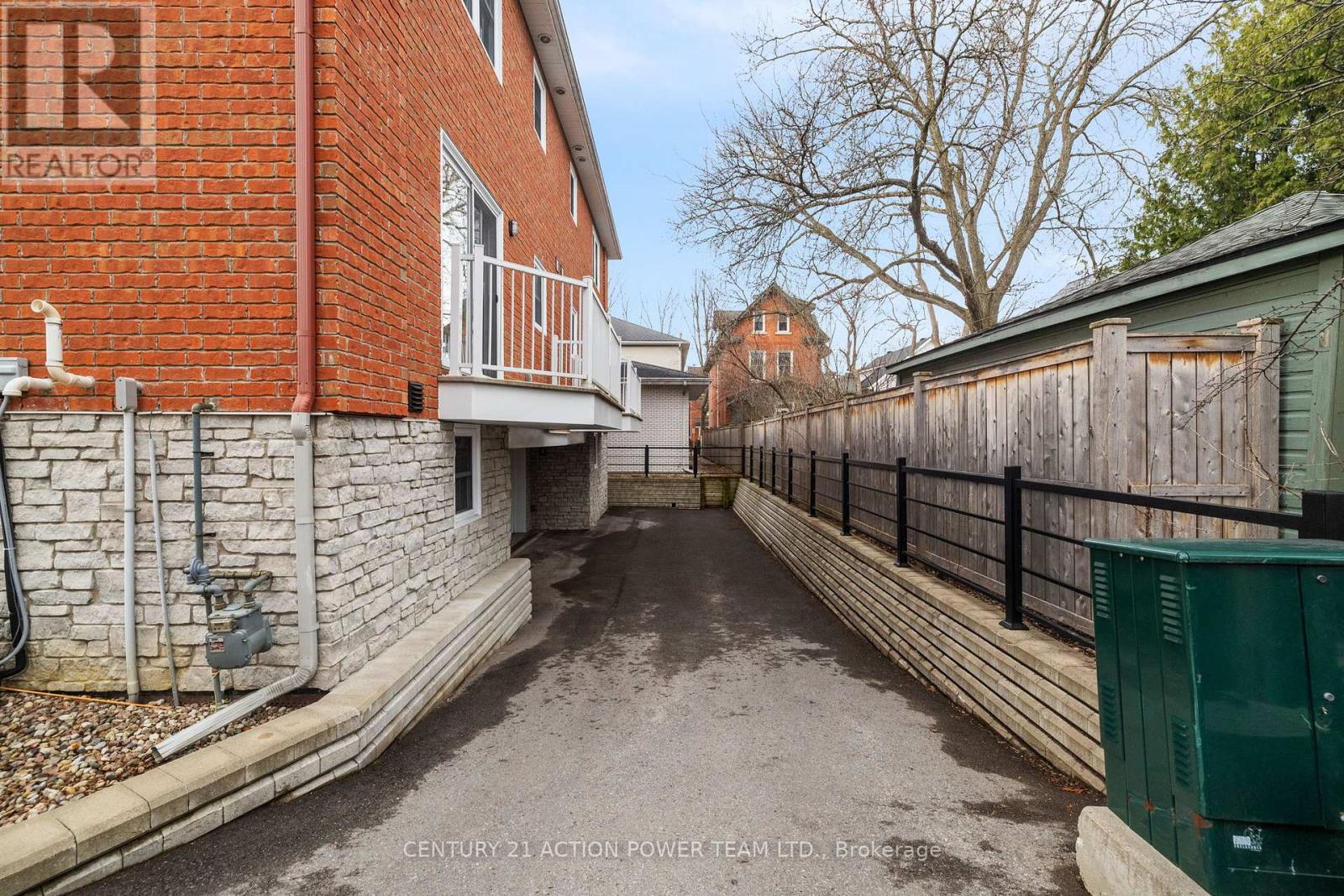 48 Queen-Victoria Street, Ottawa, Ontario  K1M 2K4 - Photo 39 - X12091139