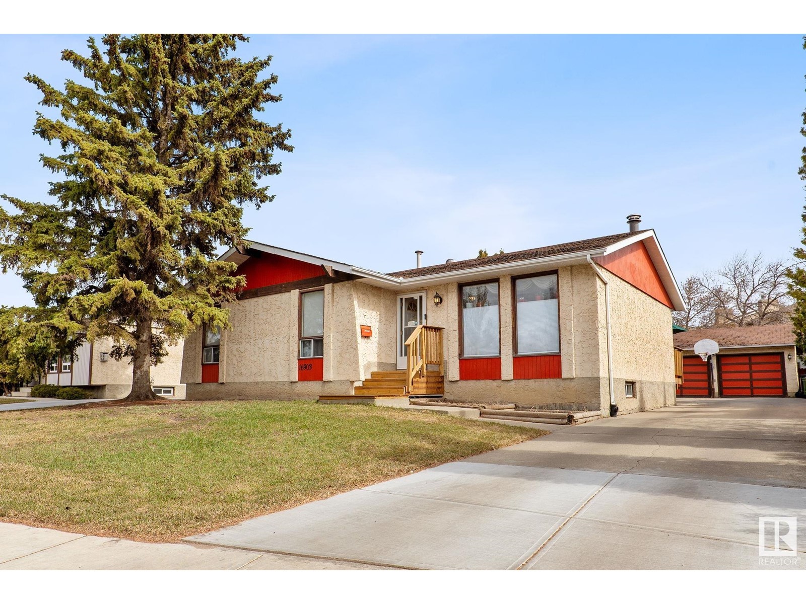 Property at 16903 110 ST NW image 1