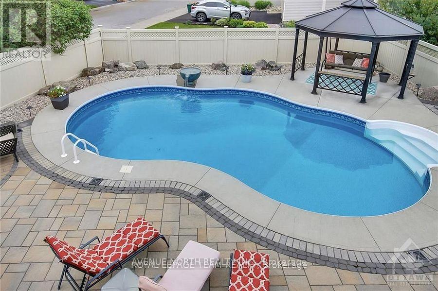Property at 41 BLACKSHIRE CIRCLE S image 2