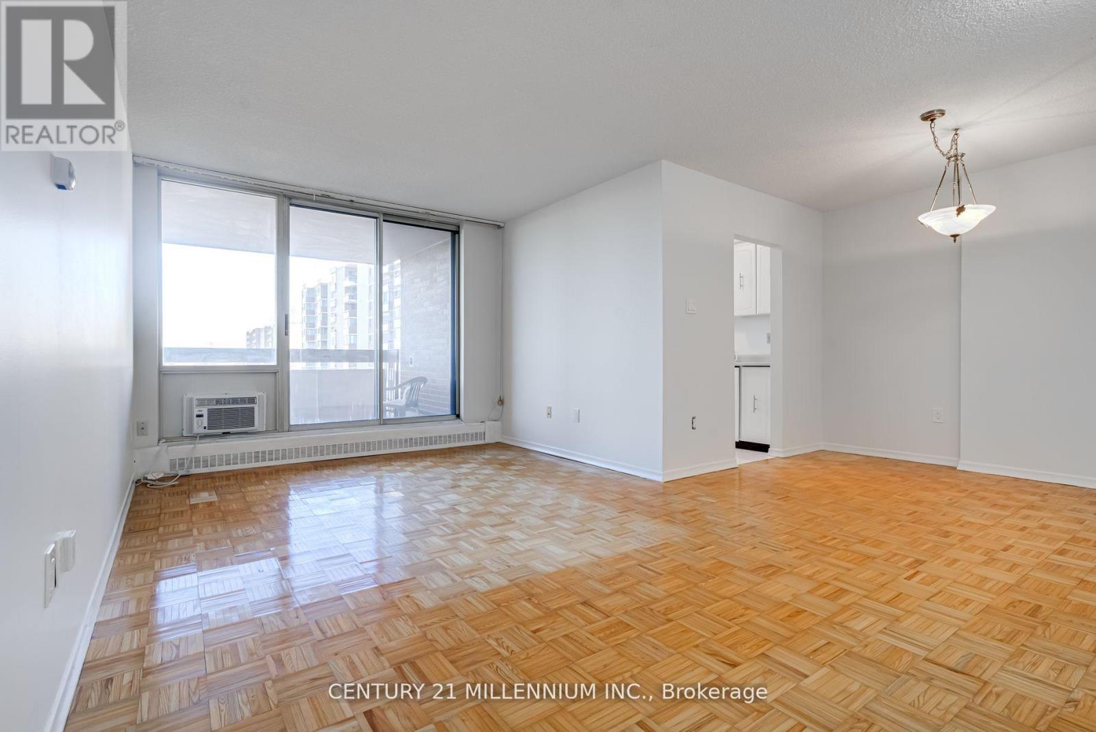 712 - 1615 Bloor Street, Mississauga, Ontario  L4X 1S2 - Photo 2 - W12091141