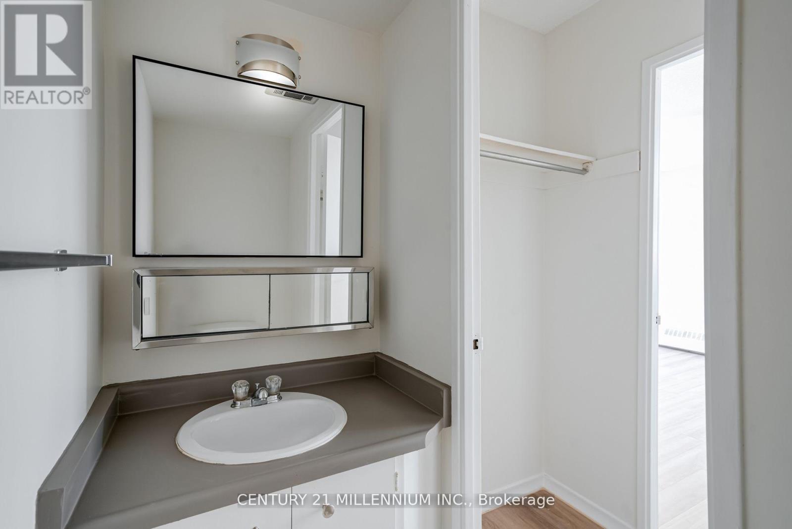 712 - 1615 Bloor Street, Mississauga, Ontario  L4X 1S2 - Photo 26 - W12091141