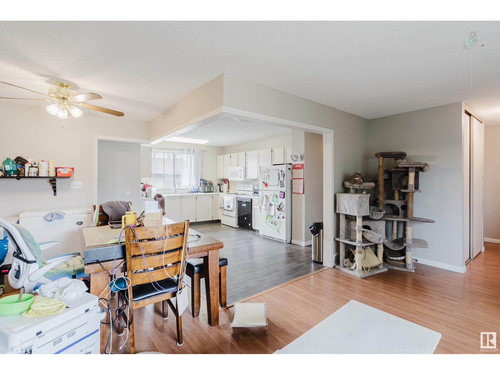 Property at 10829 32A AV NW image 4