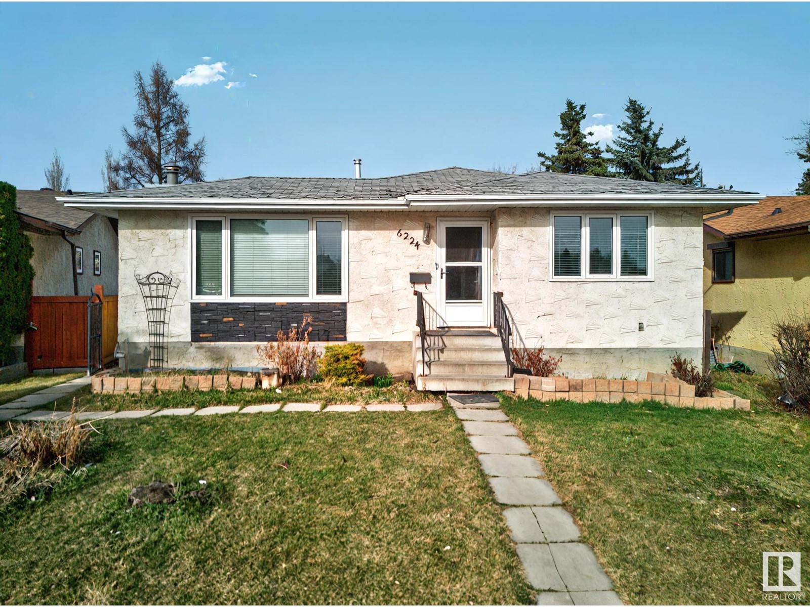 Property at 6224 11 AV NW image 1