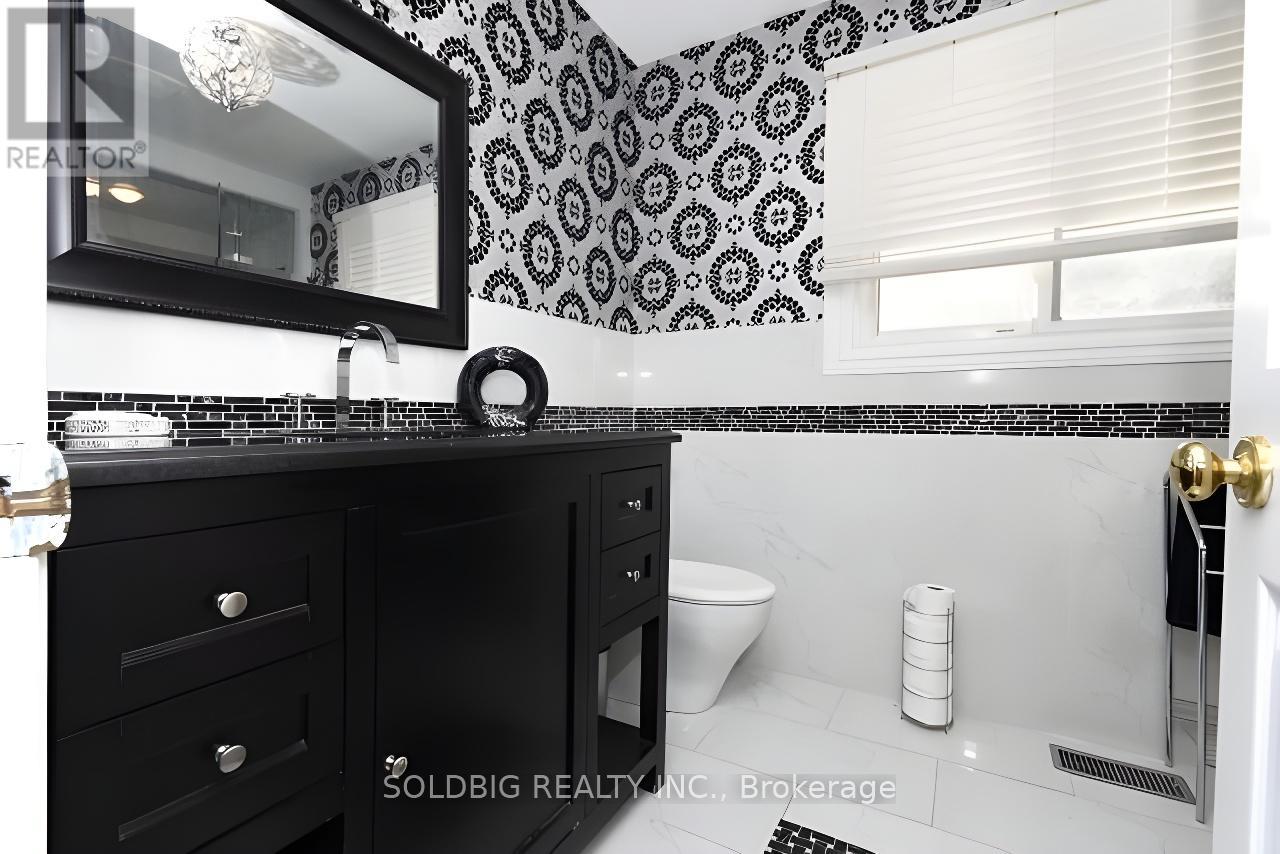 156 Forest Drive, Vaughan, Ontario  L4L 3Z7 - Photo 14 - N12085290