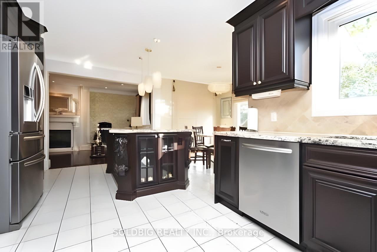 156 Forest Drive, Vaughan, Ontario  L4L 3Z7 - Photo 9 - N12085290