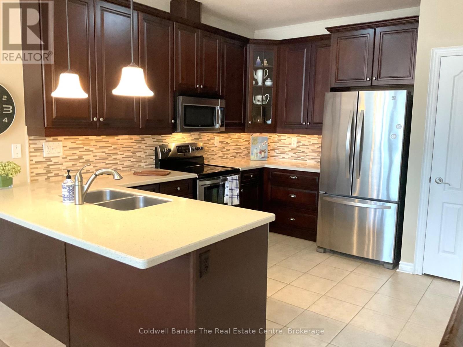 10 Kent Court, Bracebridge, Ontario  P1L 0B7 - Photo 10 - X12091163