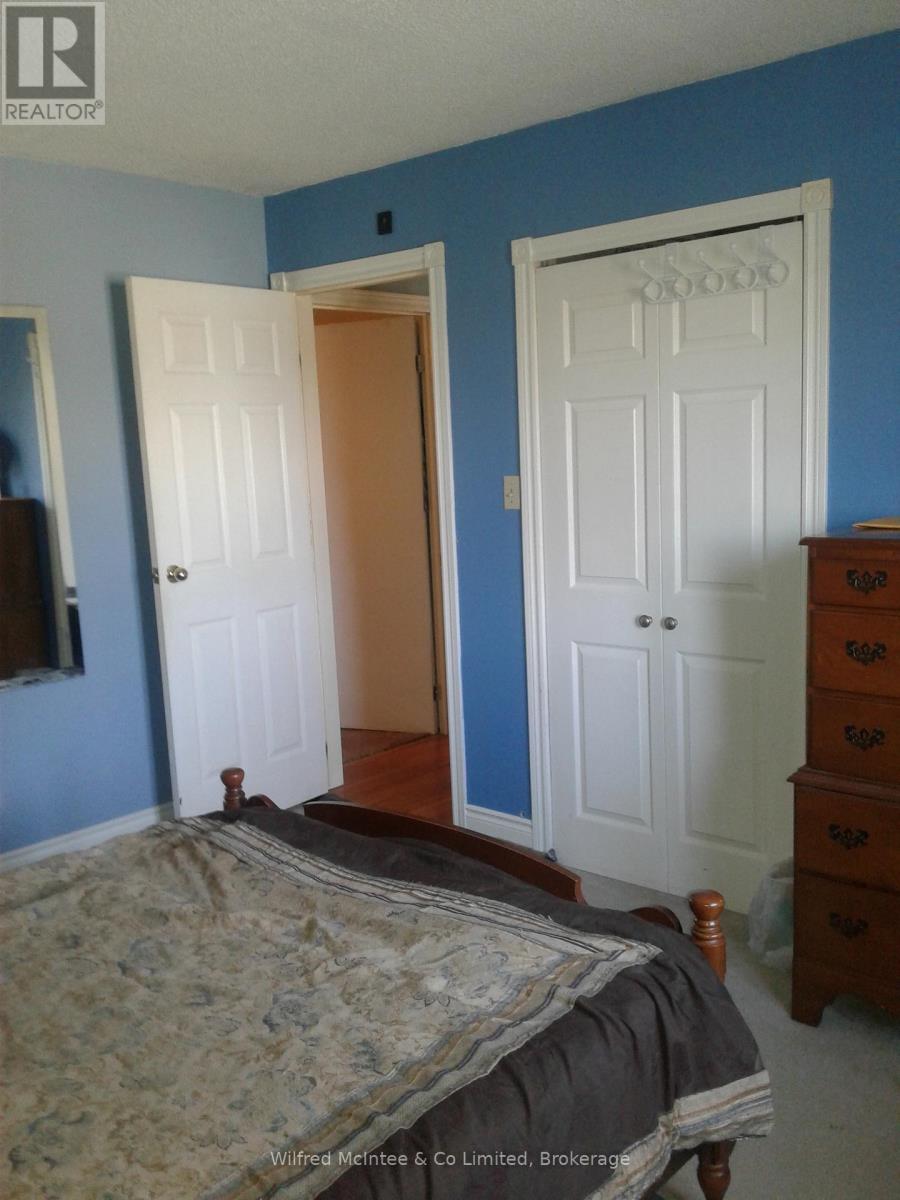 210 Countess Street N, West Grey, Ontario  N0G 1R0 - Photo 17 - X12091205