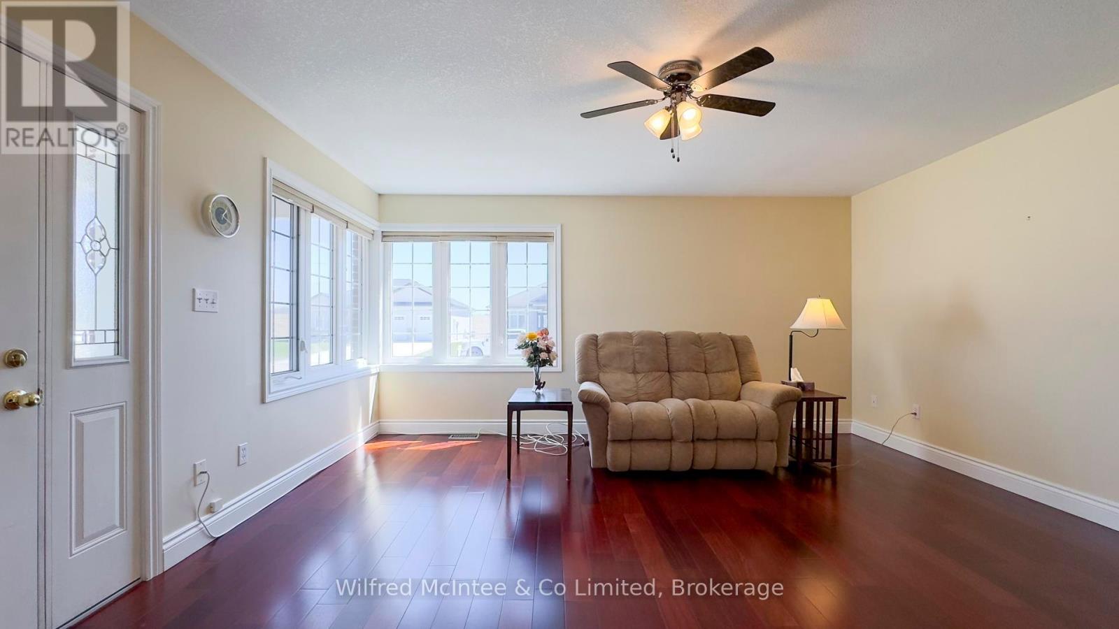 12 Jonathan Crescent, South Bruce, Ontario  N0G 2J0 - Photo 10 - X12091207