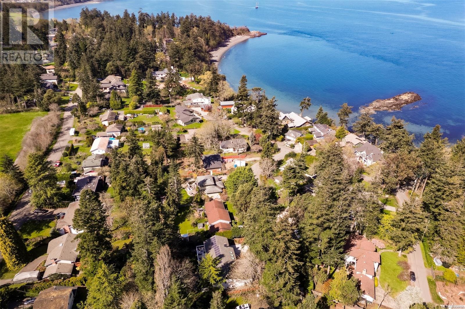 1941 Appleton Pl, Saanich, British Columbia  V8N 3A3 - Photo 37 - 995012