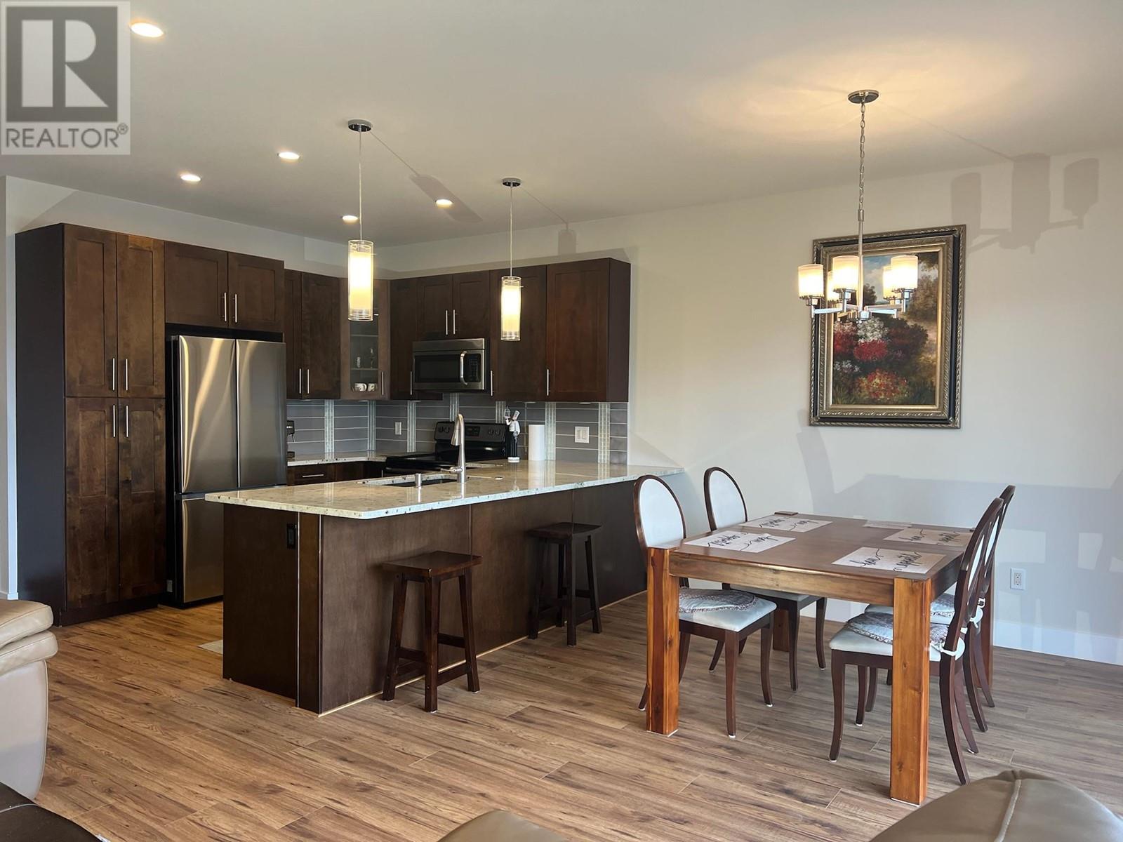 Property at 1274 Bergamot Avenue image 3