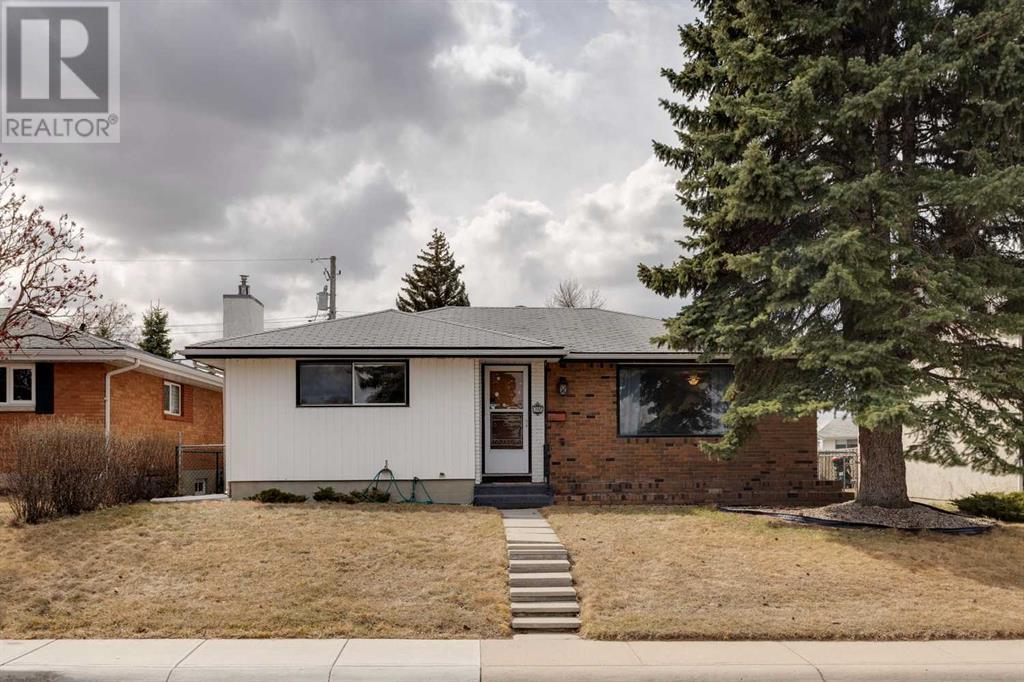 Property at 512 Mariposa Drive NE image 1