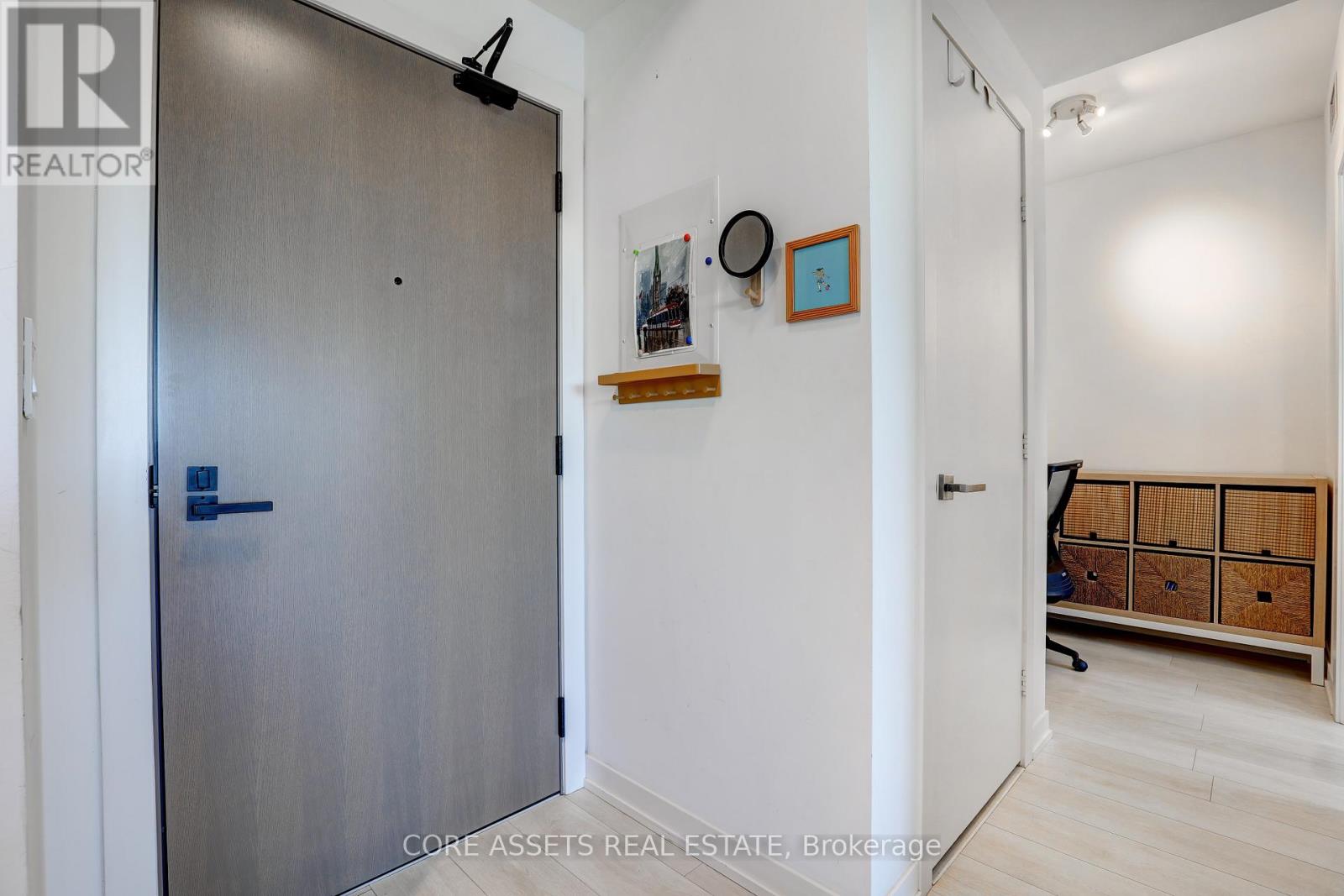 709 - 223 St Clair Avenue W, Toronto, Ontario  M4V 1R3 - Photo 7 - C12090983