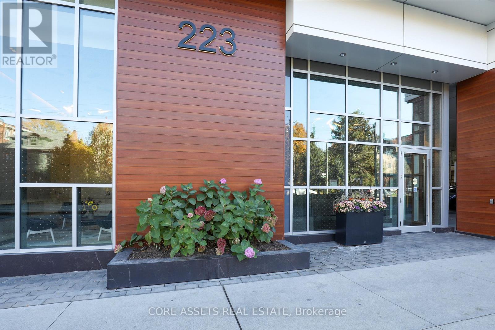 709 - 223 St Clair Avenue W, Toronto, Ontario  M4V 1R3 - Photo 27 - C12090983
