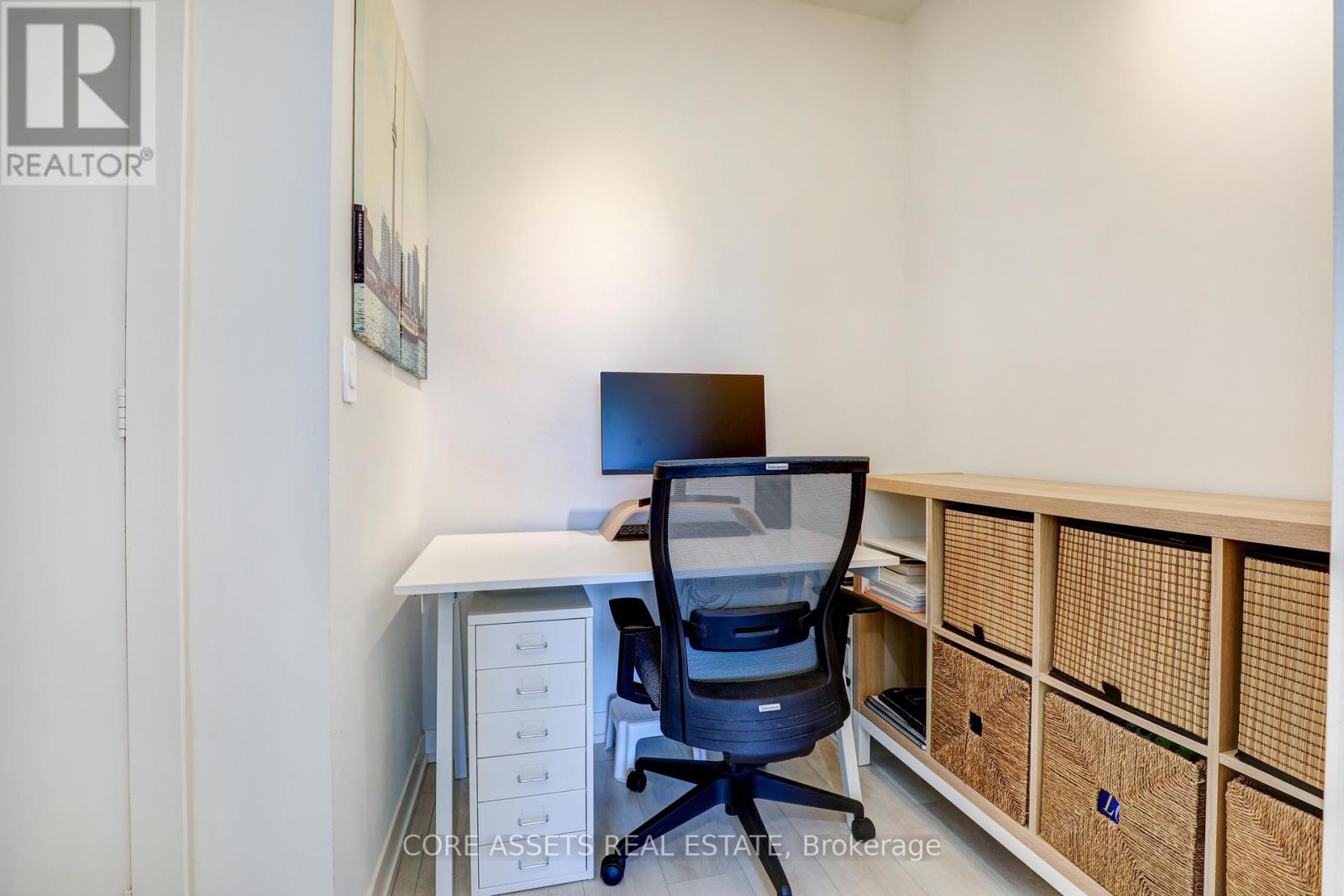 709 - 223 St Clair Avenue W, Toronto, Ontario  M4V 1R3 - Photo 8 - C12090983