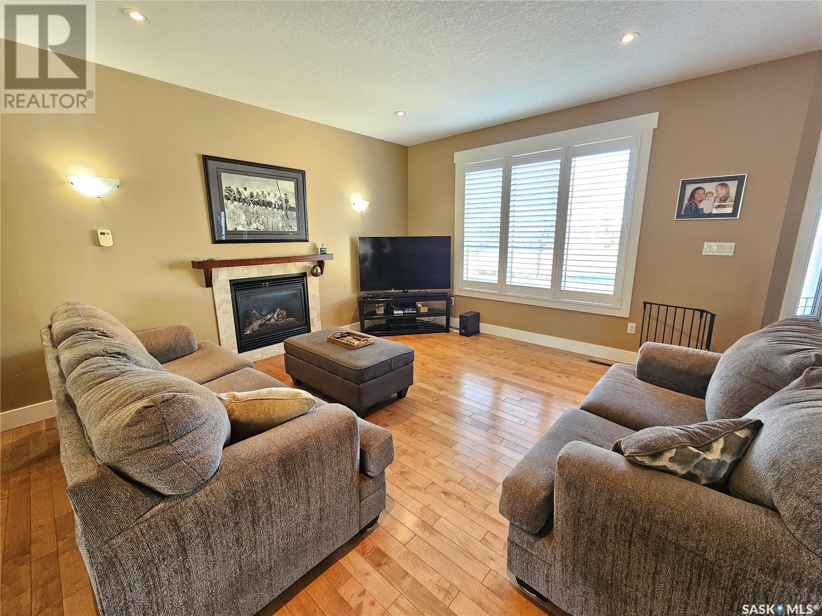 Property at 21 Arlington AVENUE image 4