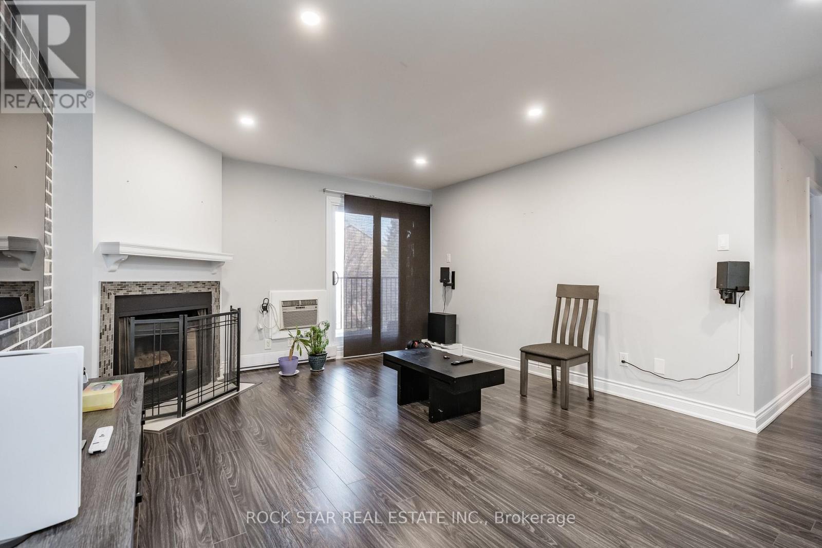 1731 - 1478 Pilgrims Way, Oakville, Ontario  L6M 3G7 - Photo 10 - W12091164