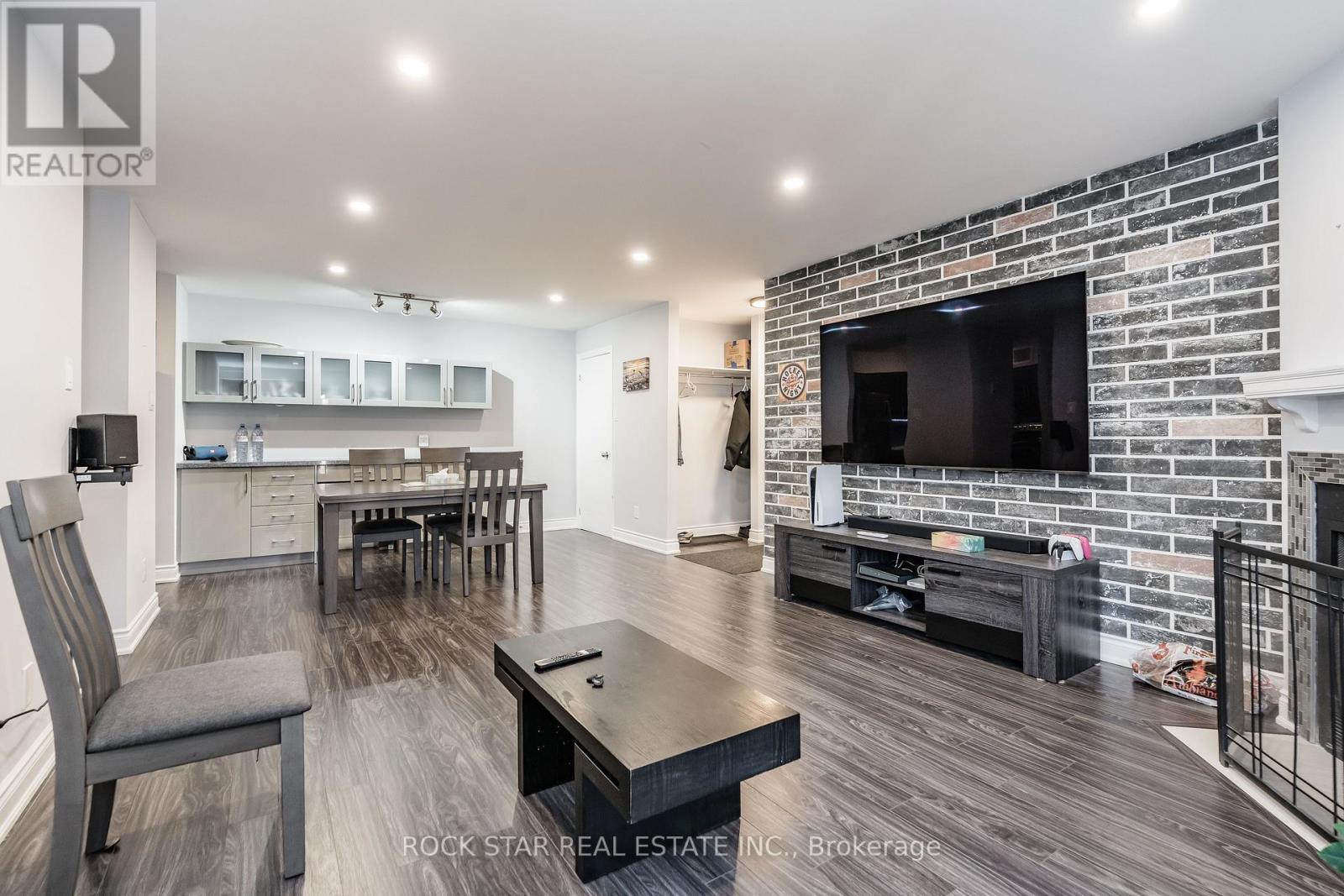 1731 - 1478 Pilgrims Way, Oakville, Ontario  L6M 3G7 - Photo 12 - W12091164