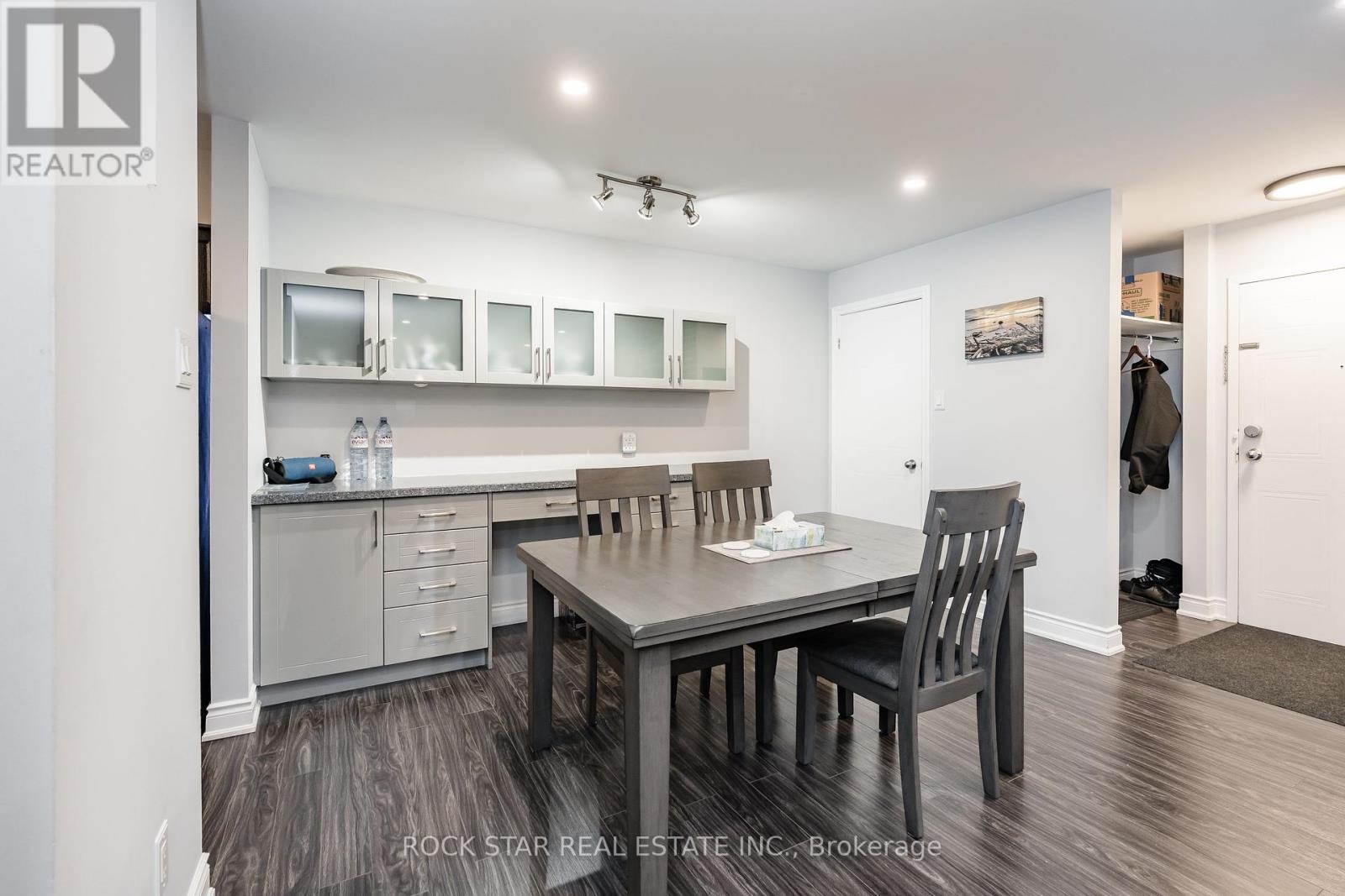 1731 - 1478 Pilgrims Way, Oakville, Ontario  L6M 3G7 - Photo 14 - W12091164