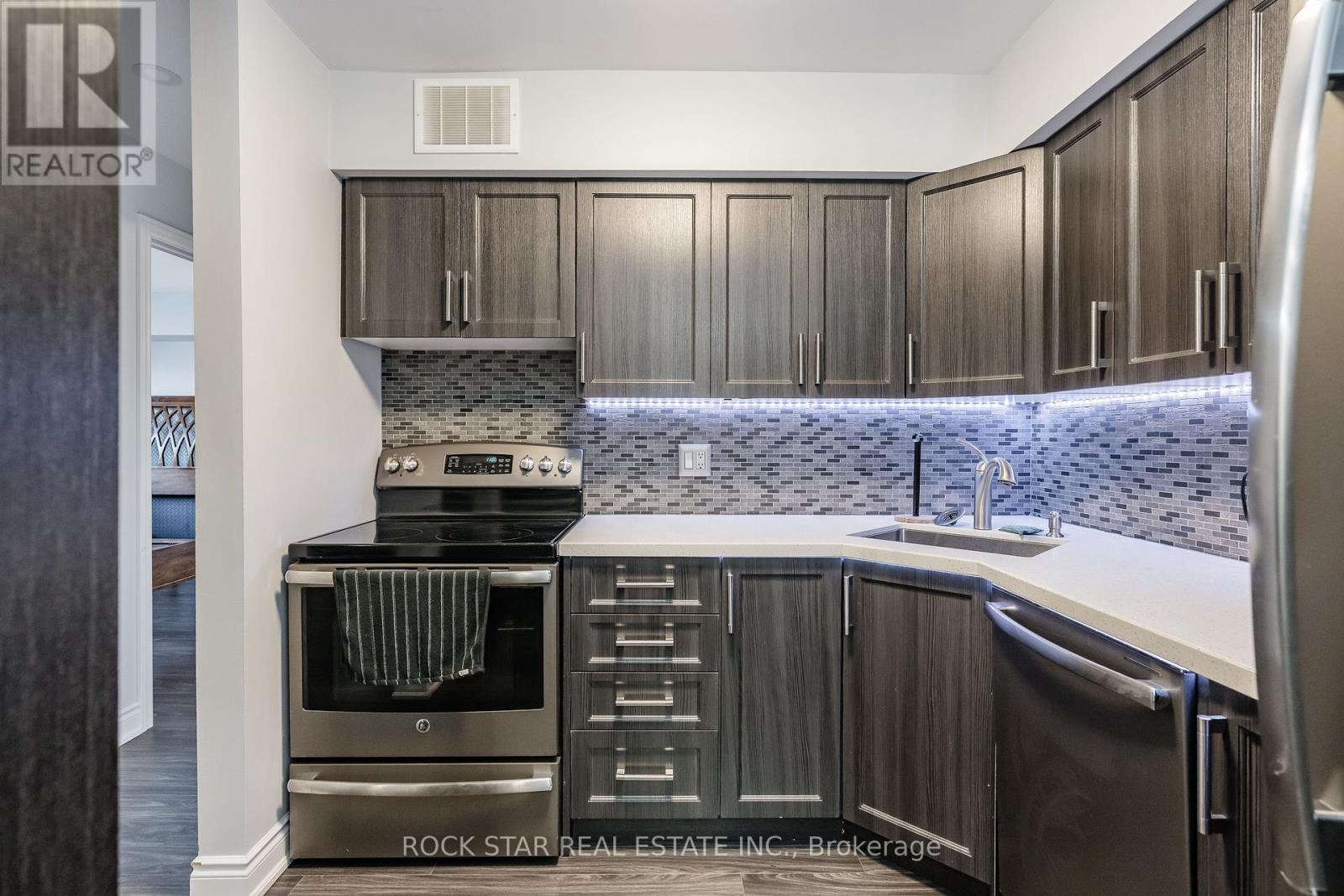 1731 - 1478 Pilgrims Way, Oakville, Ontario  L6M 3G7 - Photo 18 - W12091164