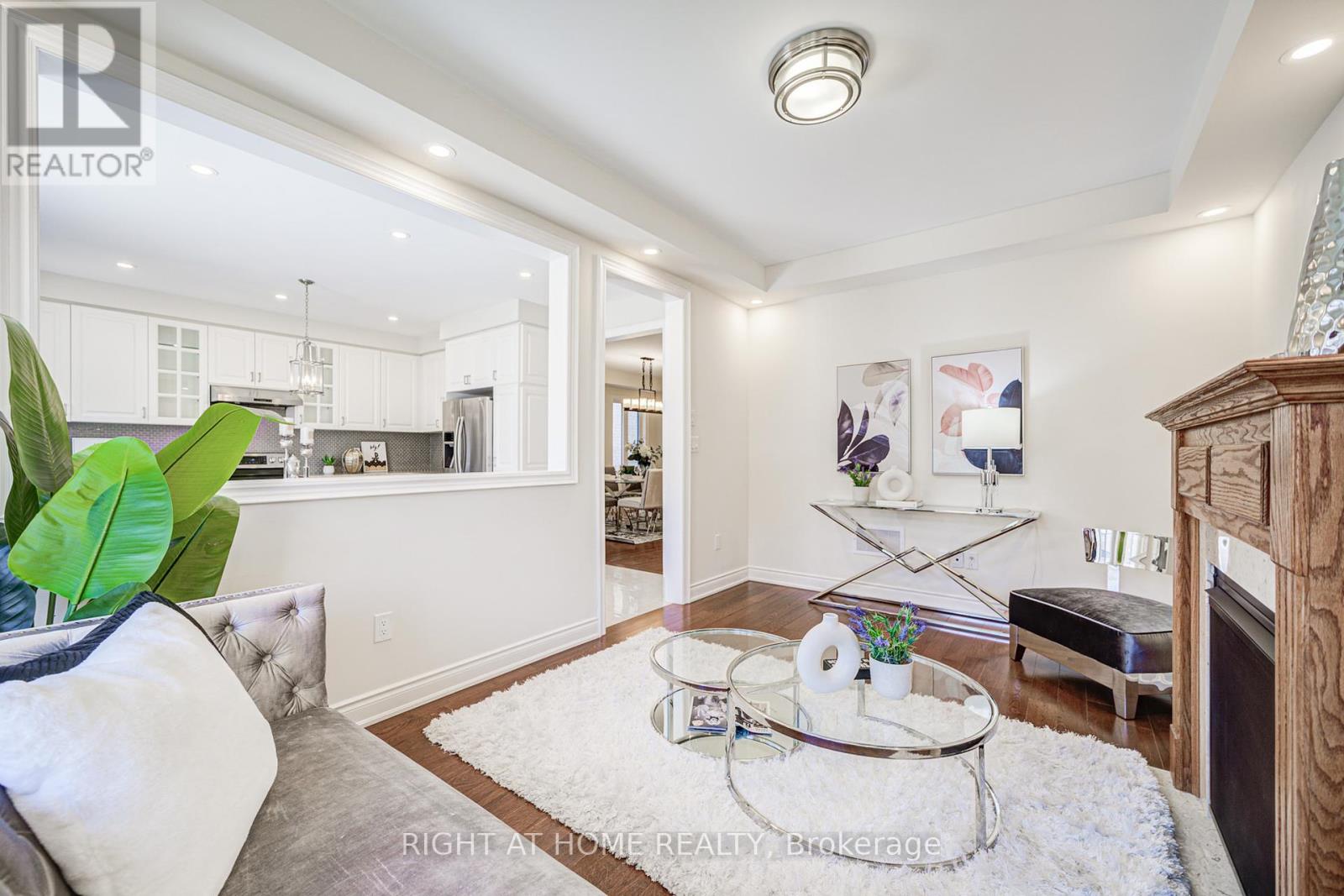 498 Wheat Boom Drive, Oakville, Ontario  L6H 0S7 - Photo 8 - W12091181