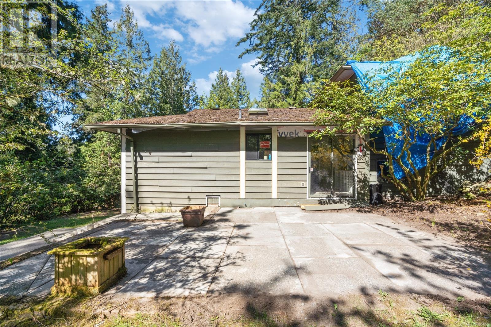 Property at 11077 Chalet Rd image 3