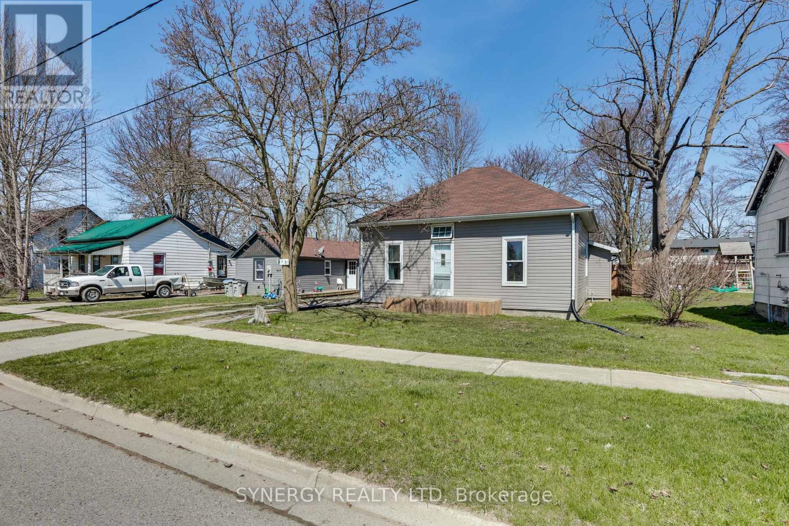 Photo 2 of 42 for 473 Front Street