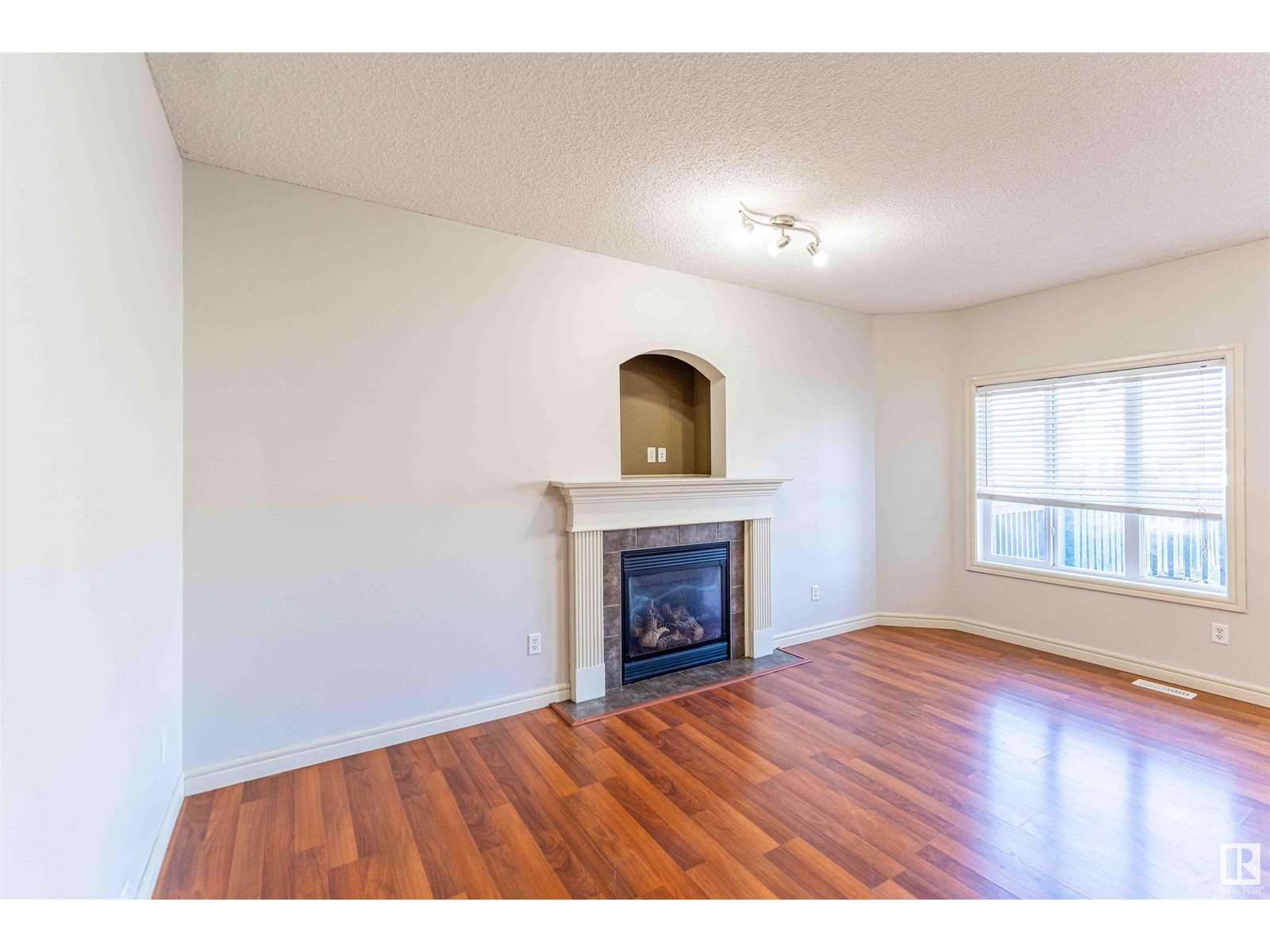 11842 21 Av Sw, Edmonton, Alberta  T6W 0C9 - Photo 4 - E4431641
