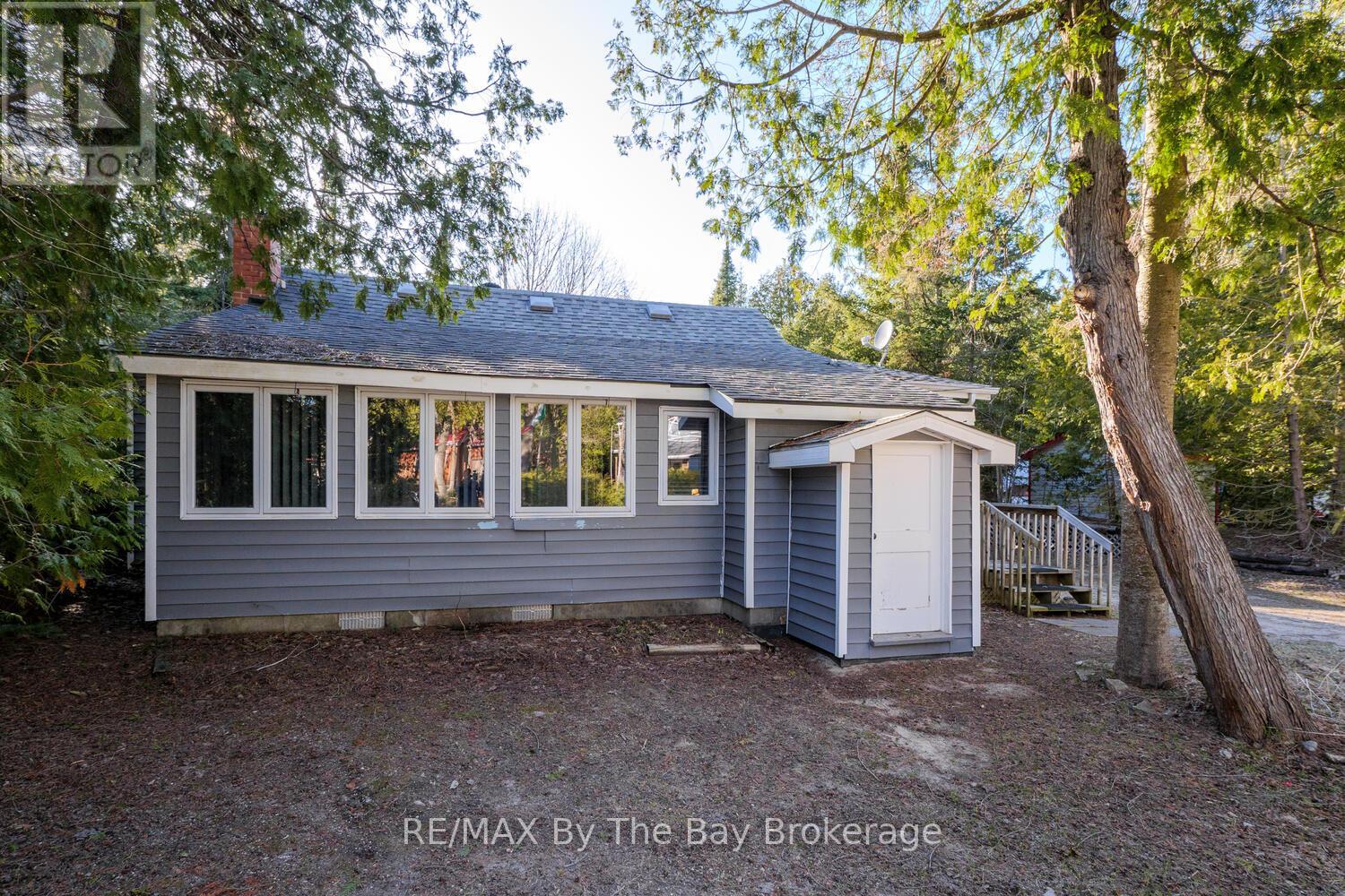 1120 King Edward Avenue, South Bruce Peninsula, Ontario  N0H 2G0 - Photo 27 - X12091231