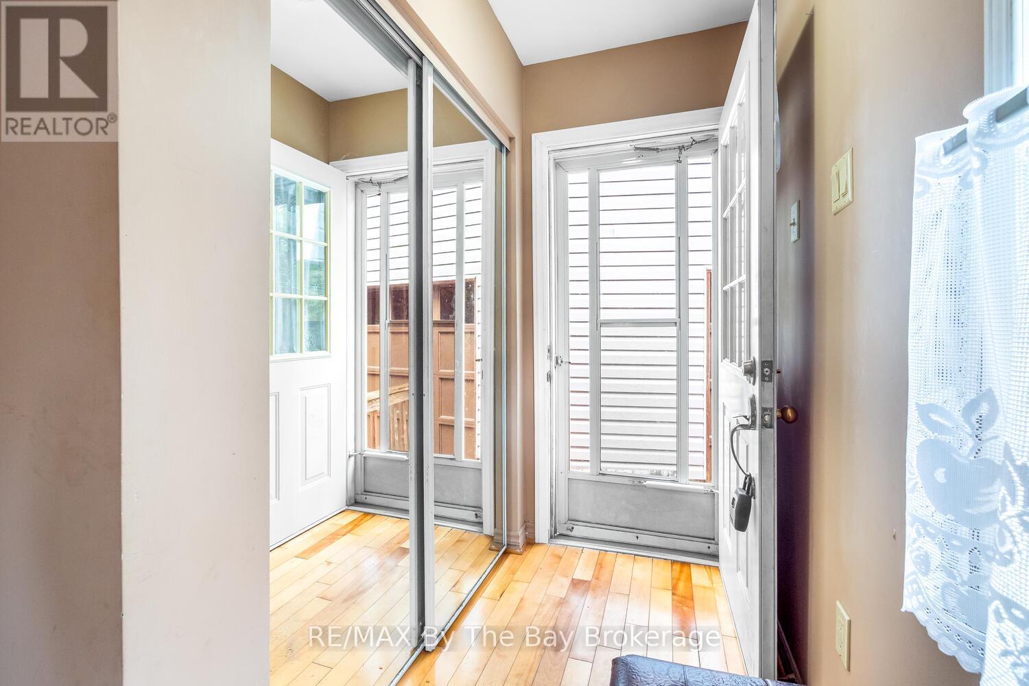 1120 King Edward Avenue, South Bruce Peninsula, Ontario  N0H 2G0 - Photo 45 - X12091231